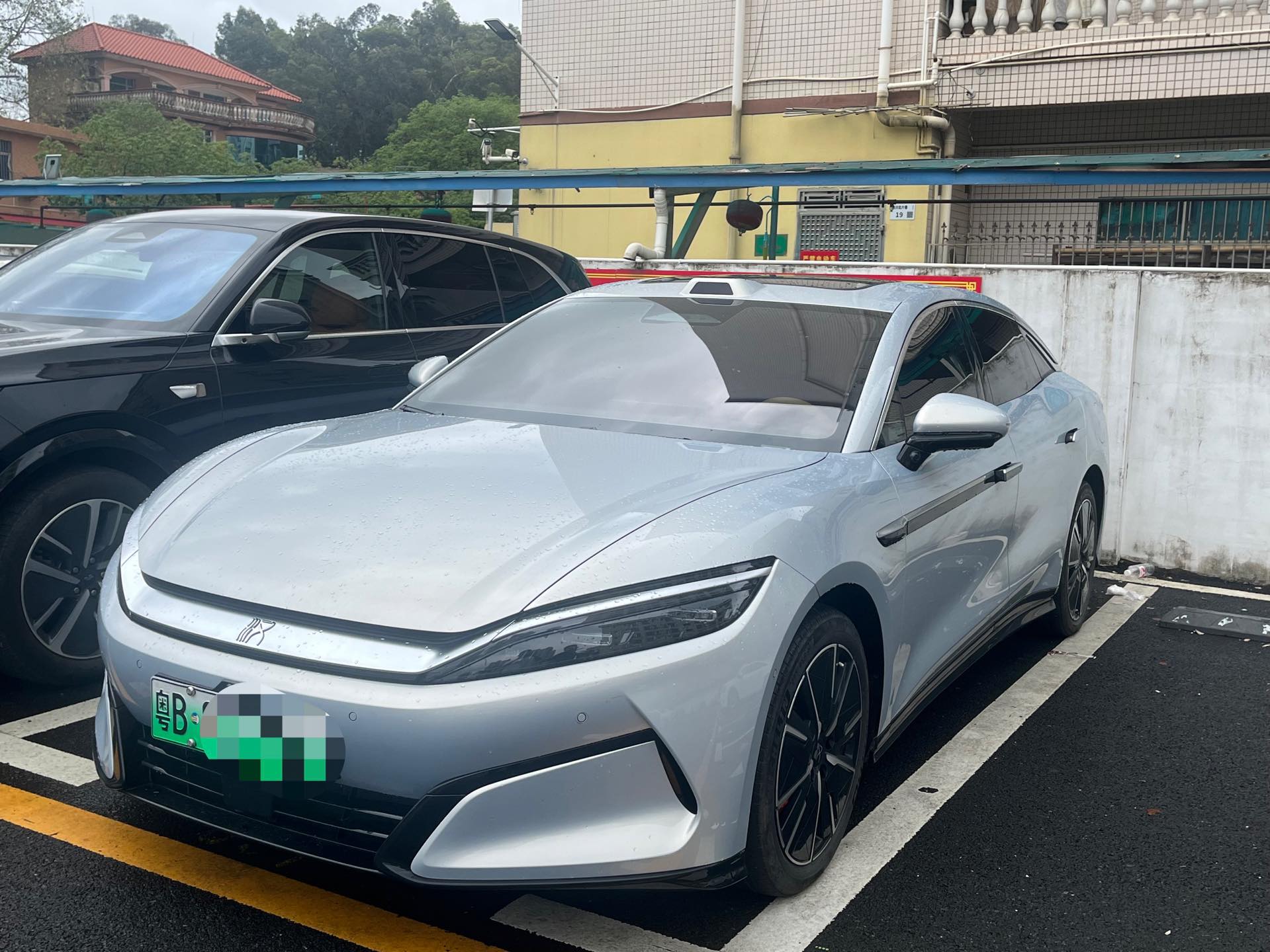 BYD HanL 2025 BYD HanL 2025 صورة سيارة