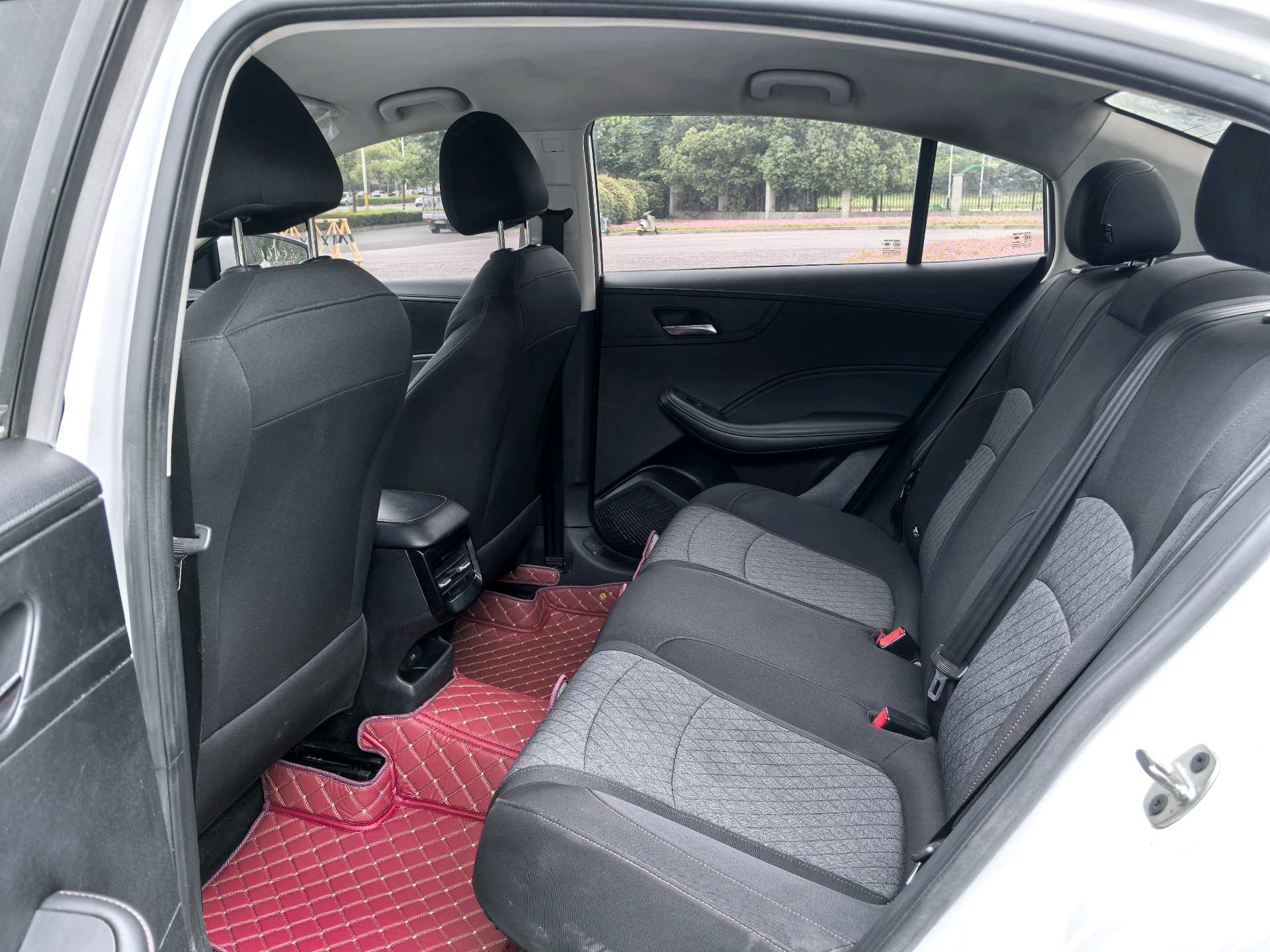 Roewe i5 2023 #5 Roewe i5 2023 image de voiture #5