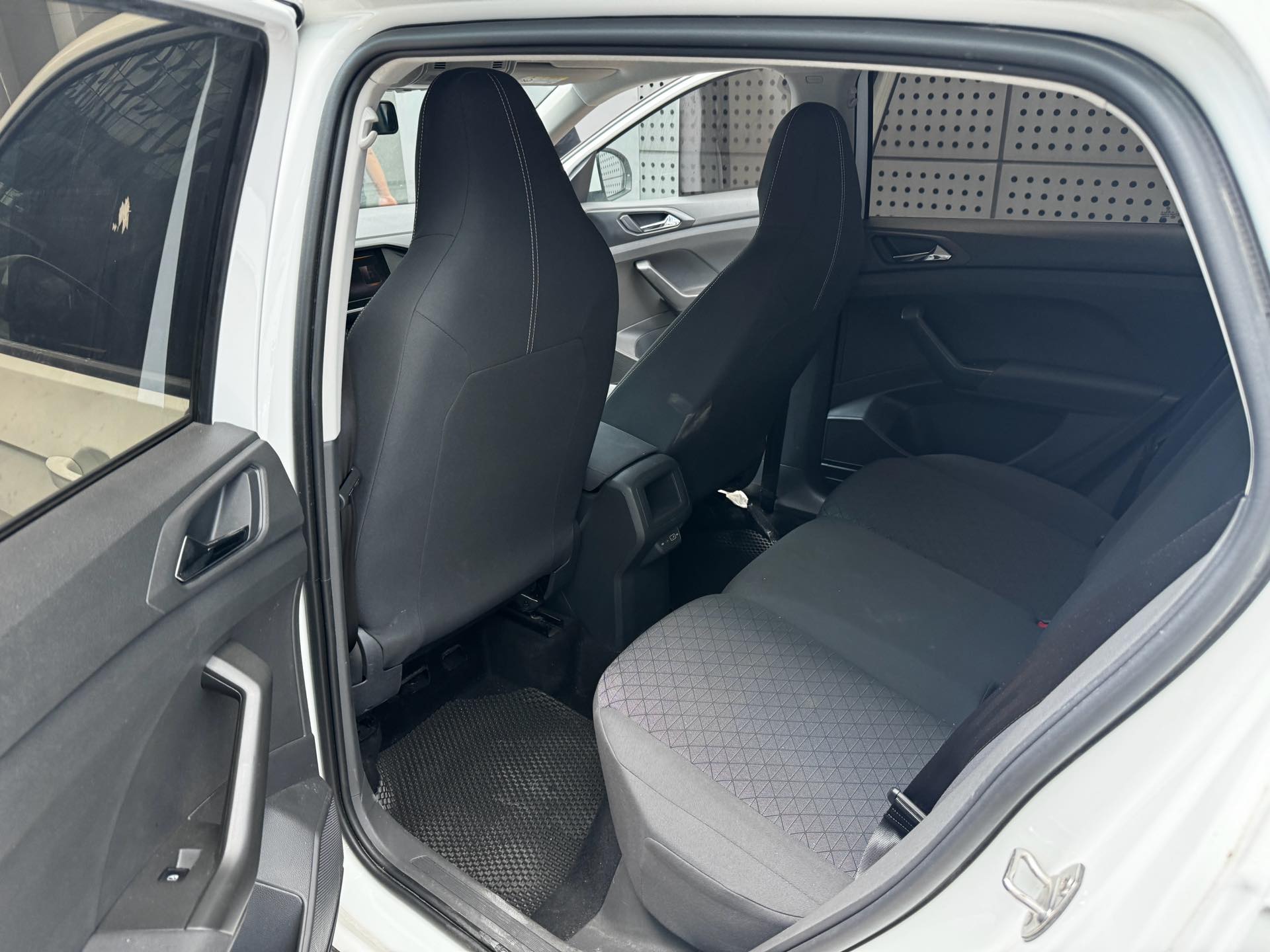 Volkswagen T-Cross 2025 #3 Volkswagen T-Cross 2025 car image #3