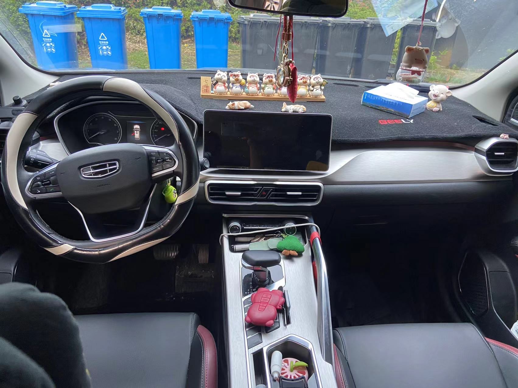 GEELY Coolray 2023 imagen de coche #4