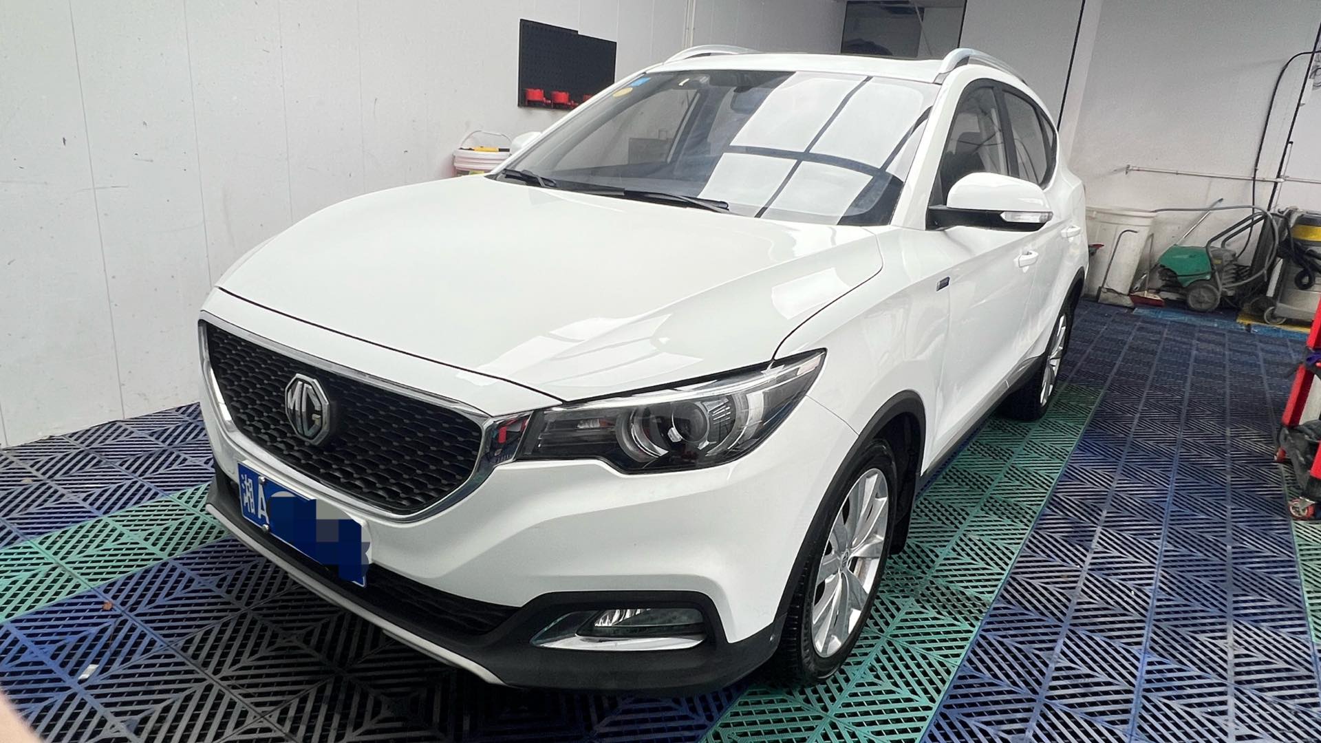 MG ZS 2017 MG ZS 2017 car image
