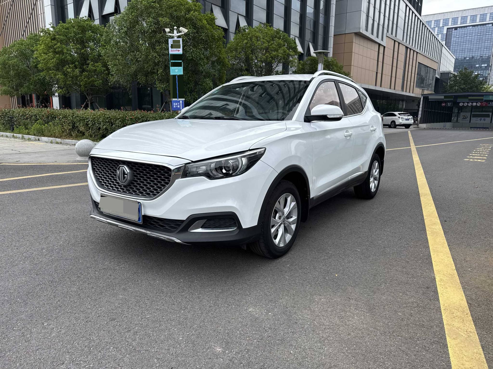 MG ZS 2017 MG ZS 2017 car image