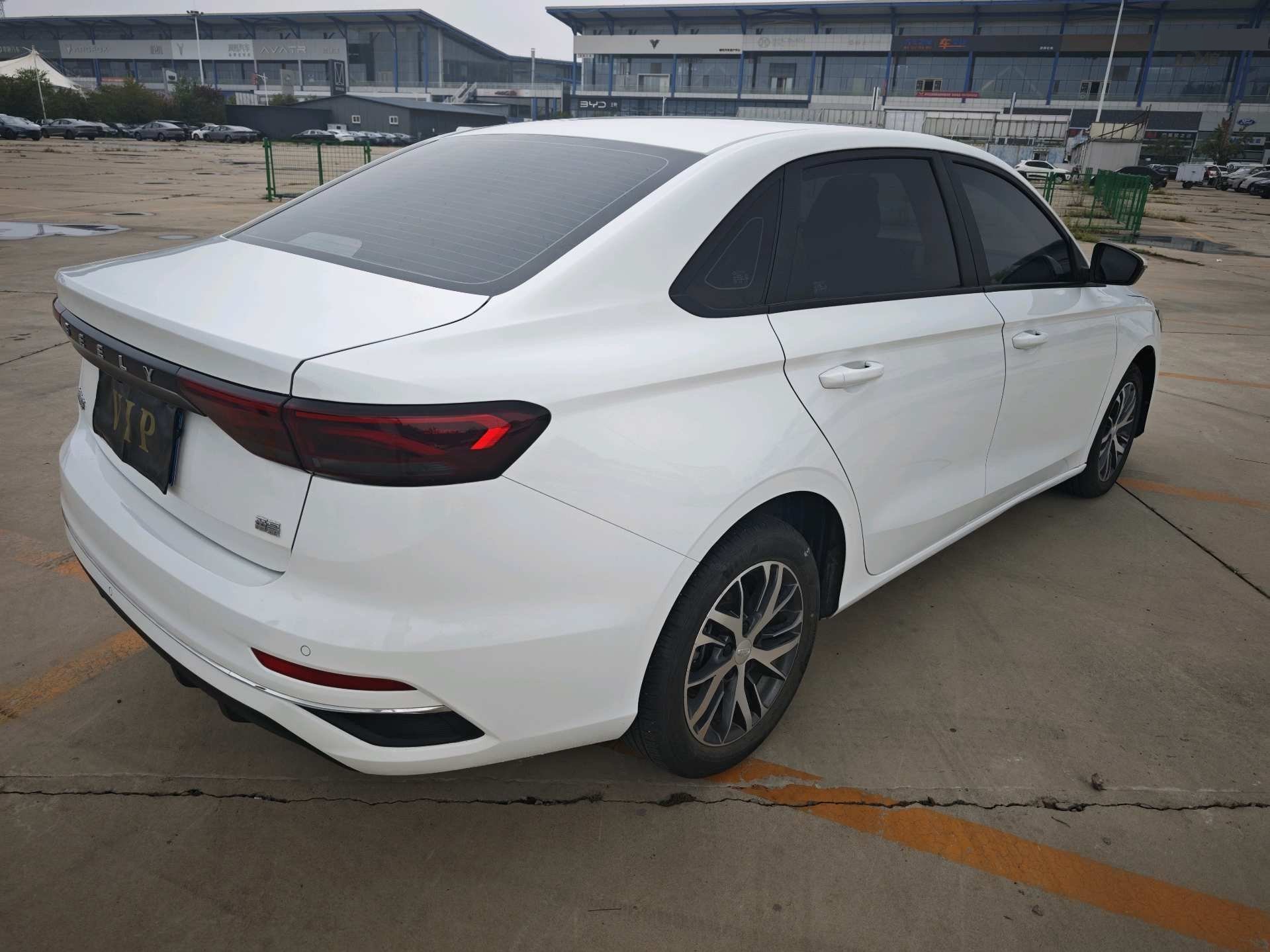 GEELY Emgrand 2025 #4 GEELY Emgrand 2025 car image #4