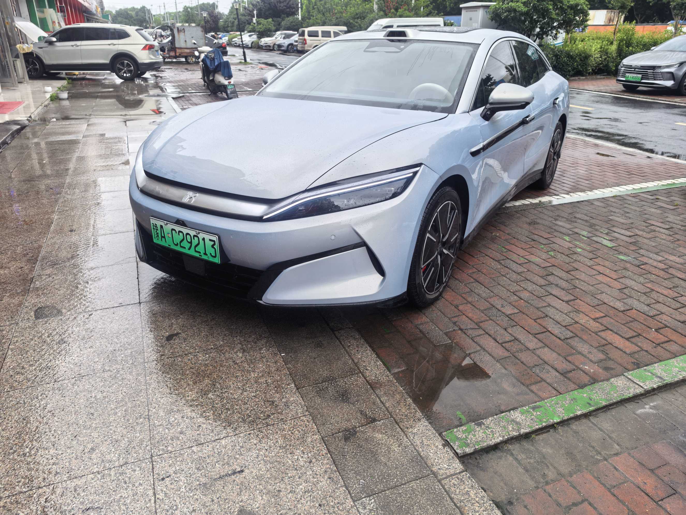 BYD HanL 2025 car image 