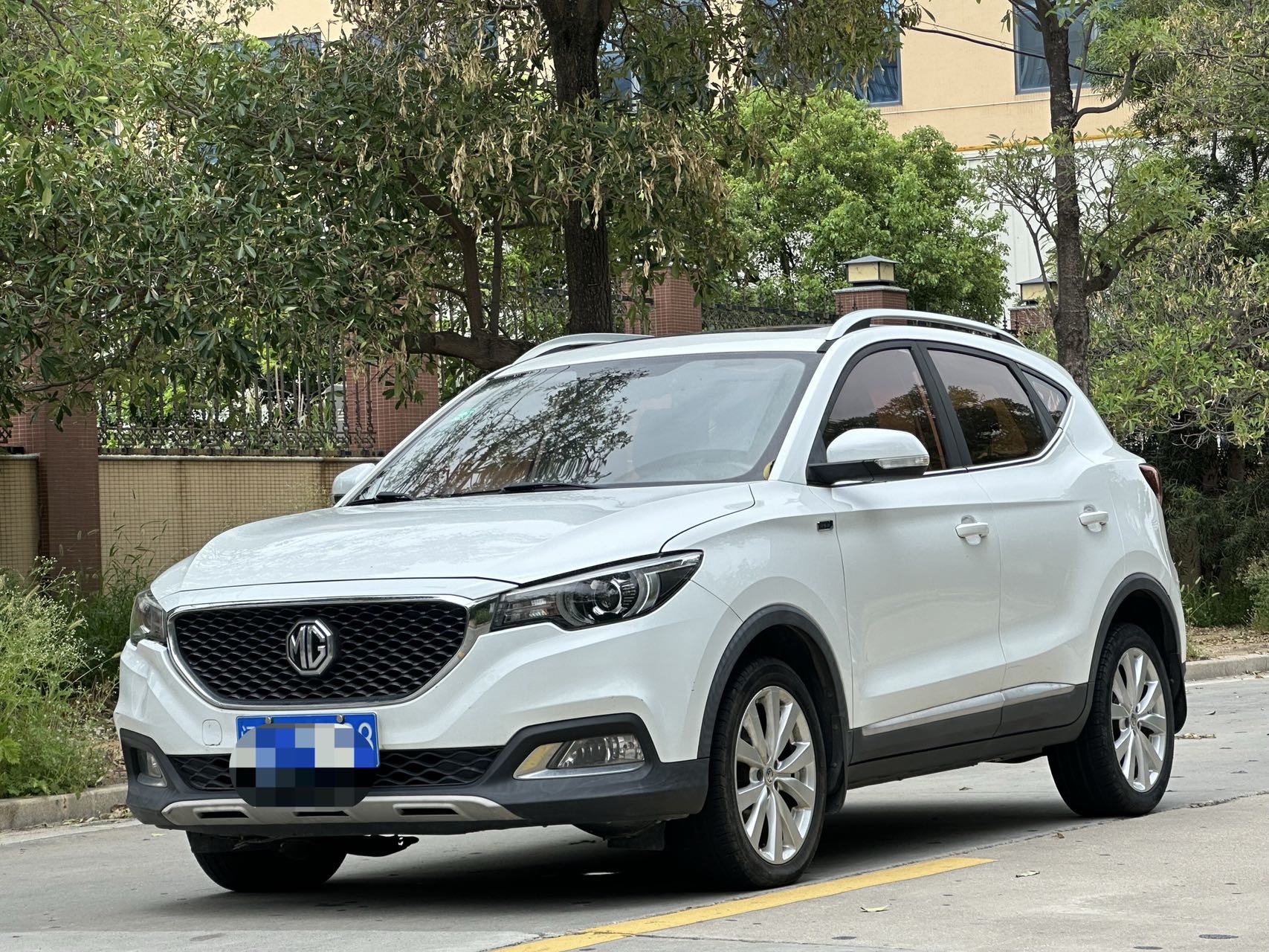 MG ZS 2017 MG ZS 2017 car image