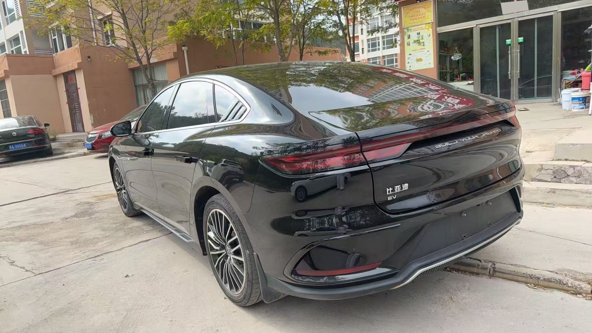 BYD Han 2023 immagine di auto #8