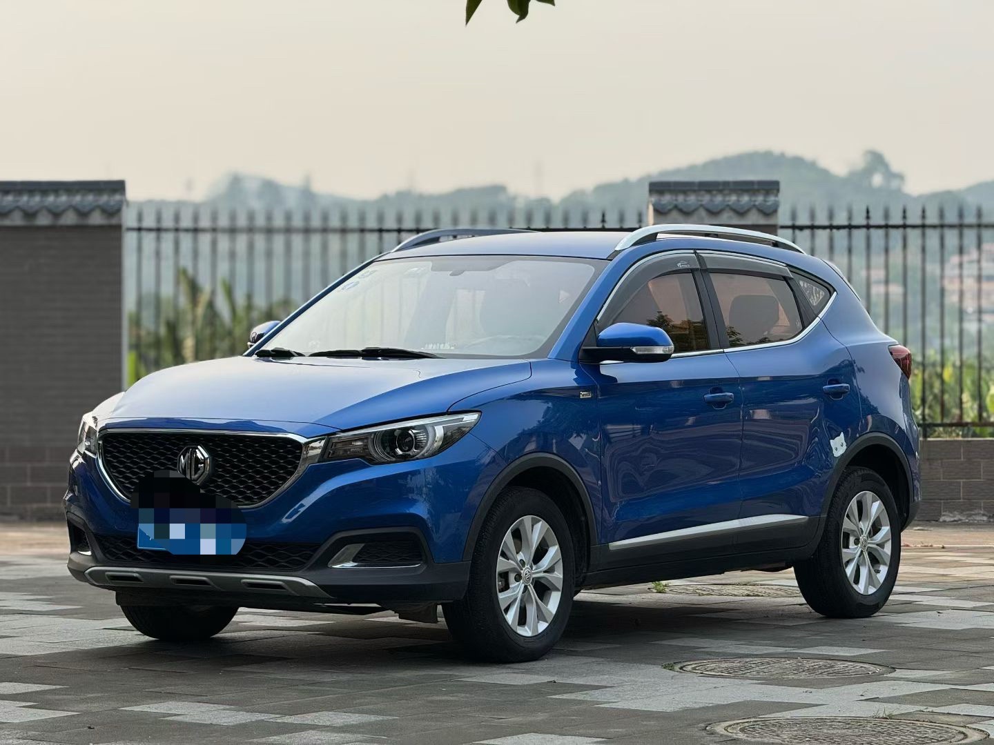 MG ZS 2017 MG ZS 2017 car image