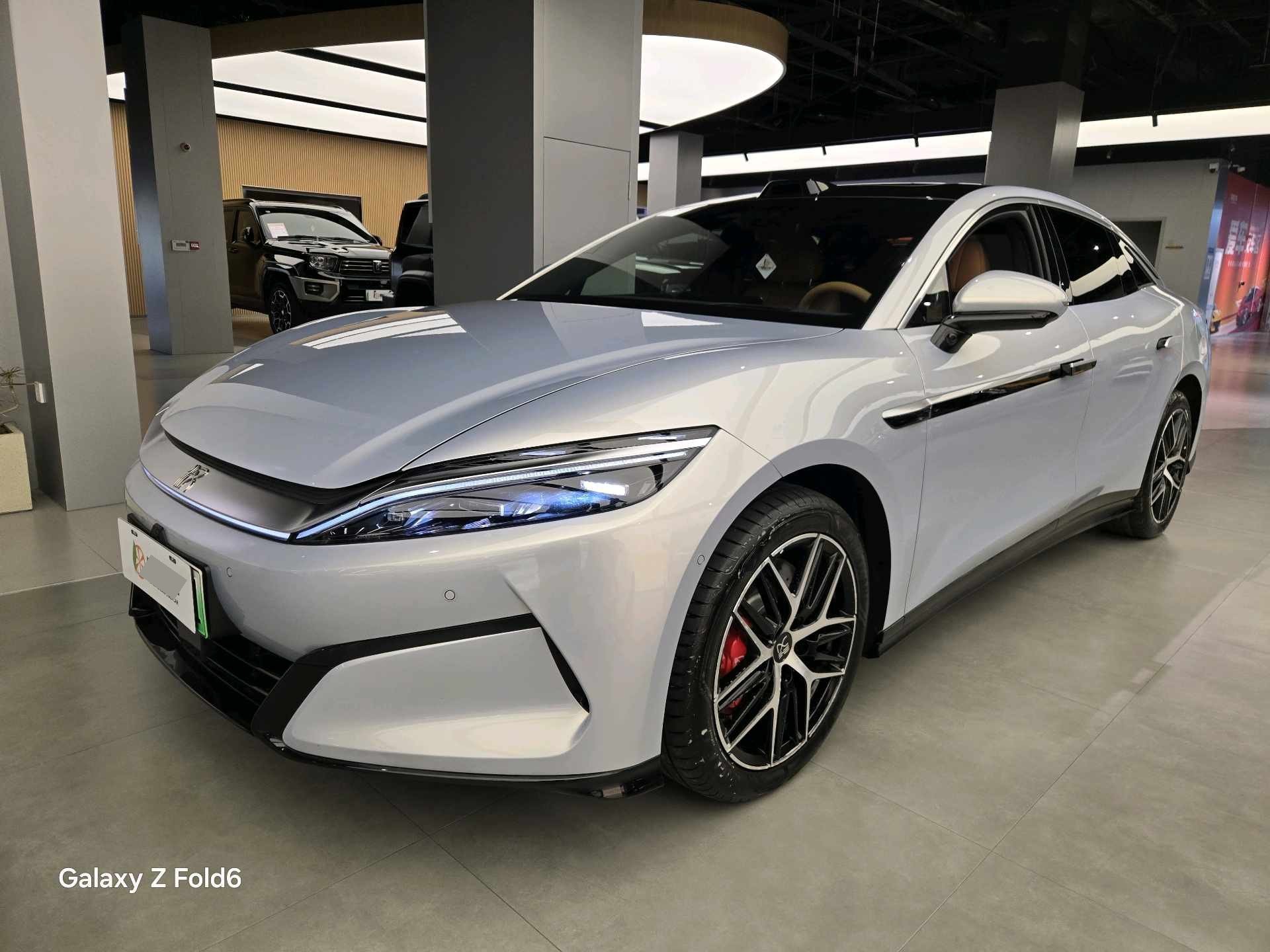BYD HanL 2025 BYD HanL 2025 car image