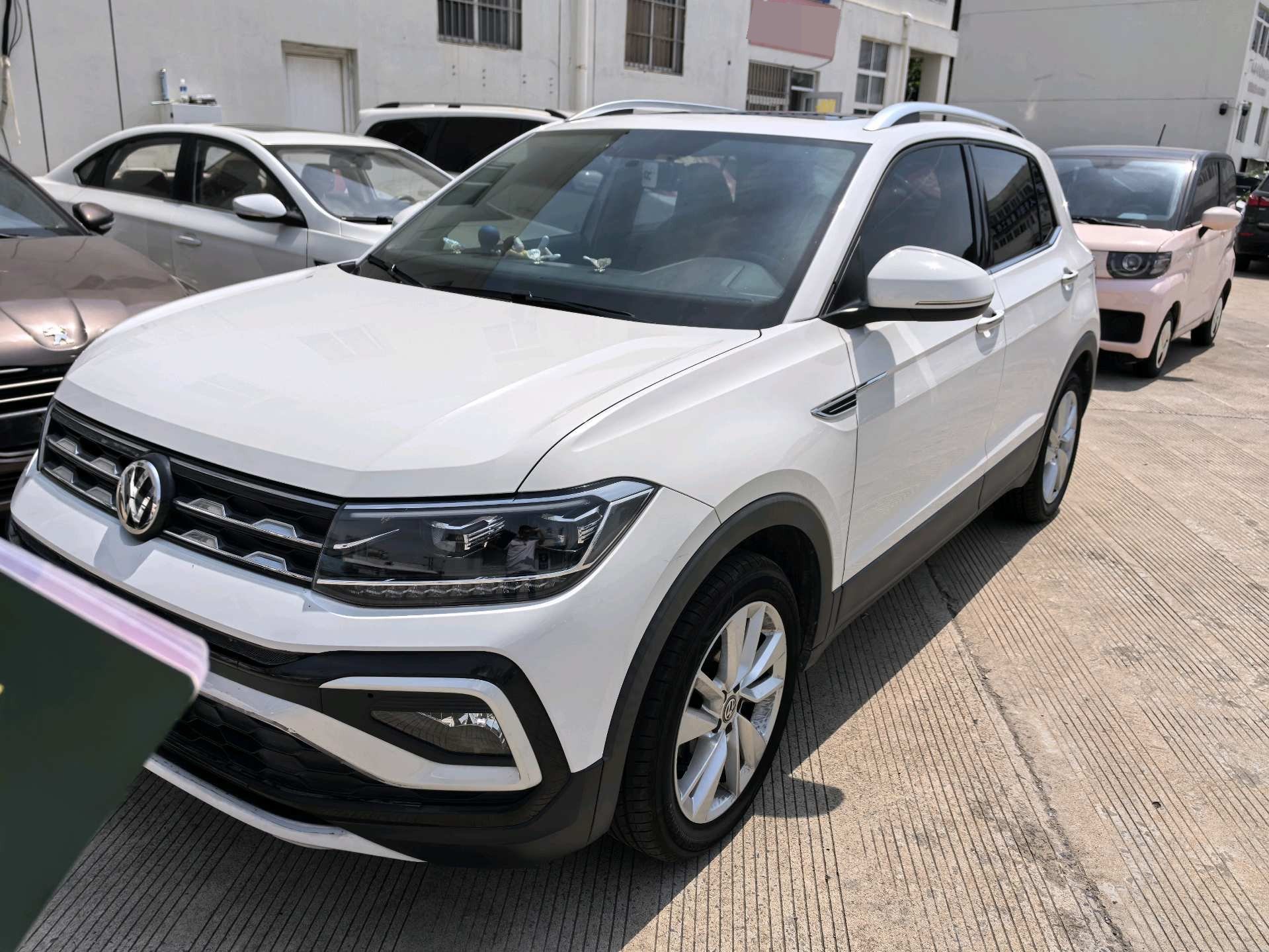 Volkswagen T-Cross 2020 Volkswagen T-Cross 2020 car image