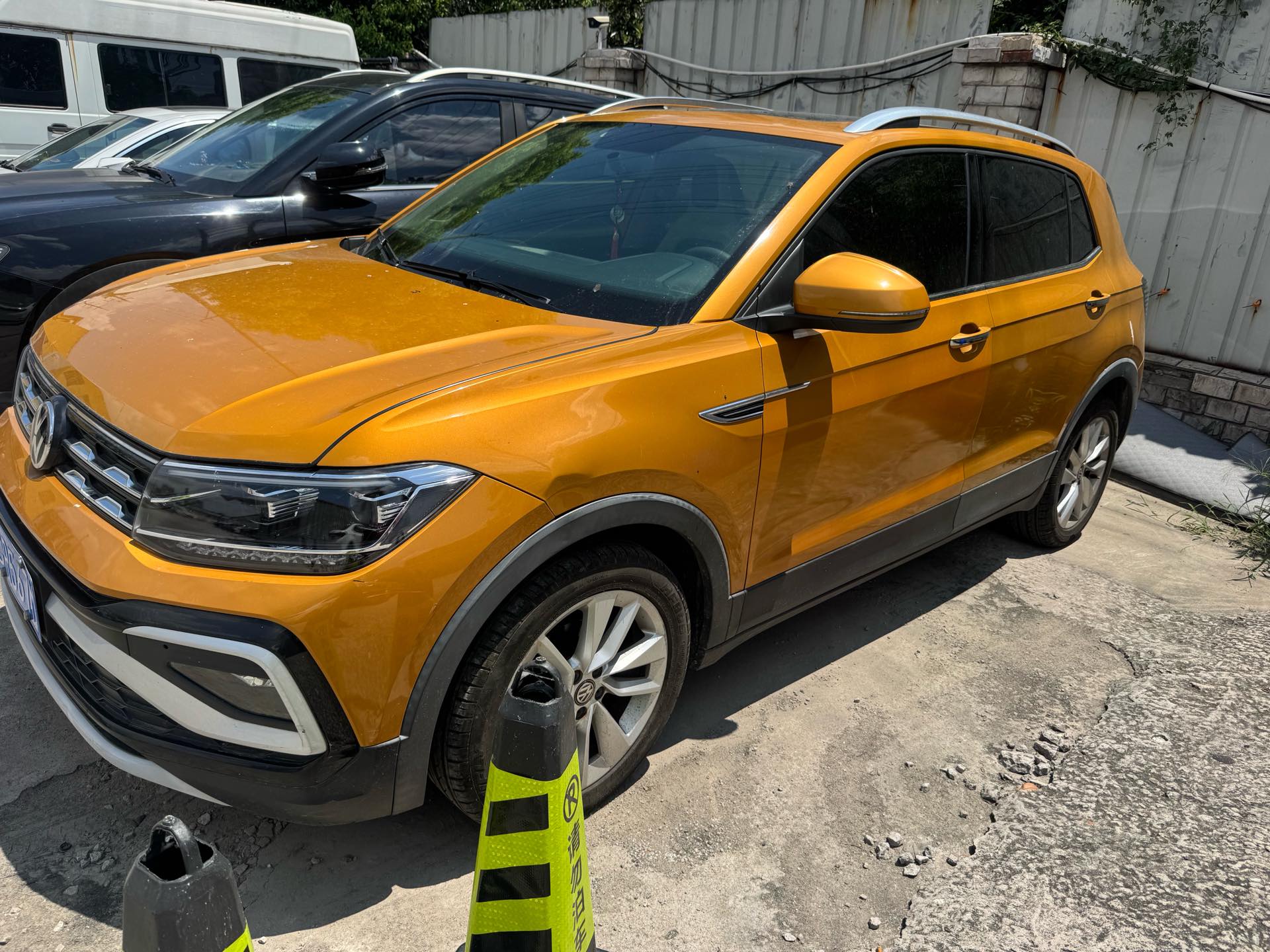 Volkswagen T-Cross 2019 Volkswagen T-Cross 2019 car image
