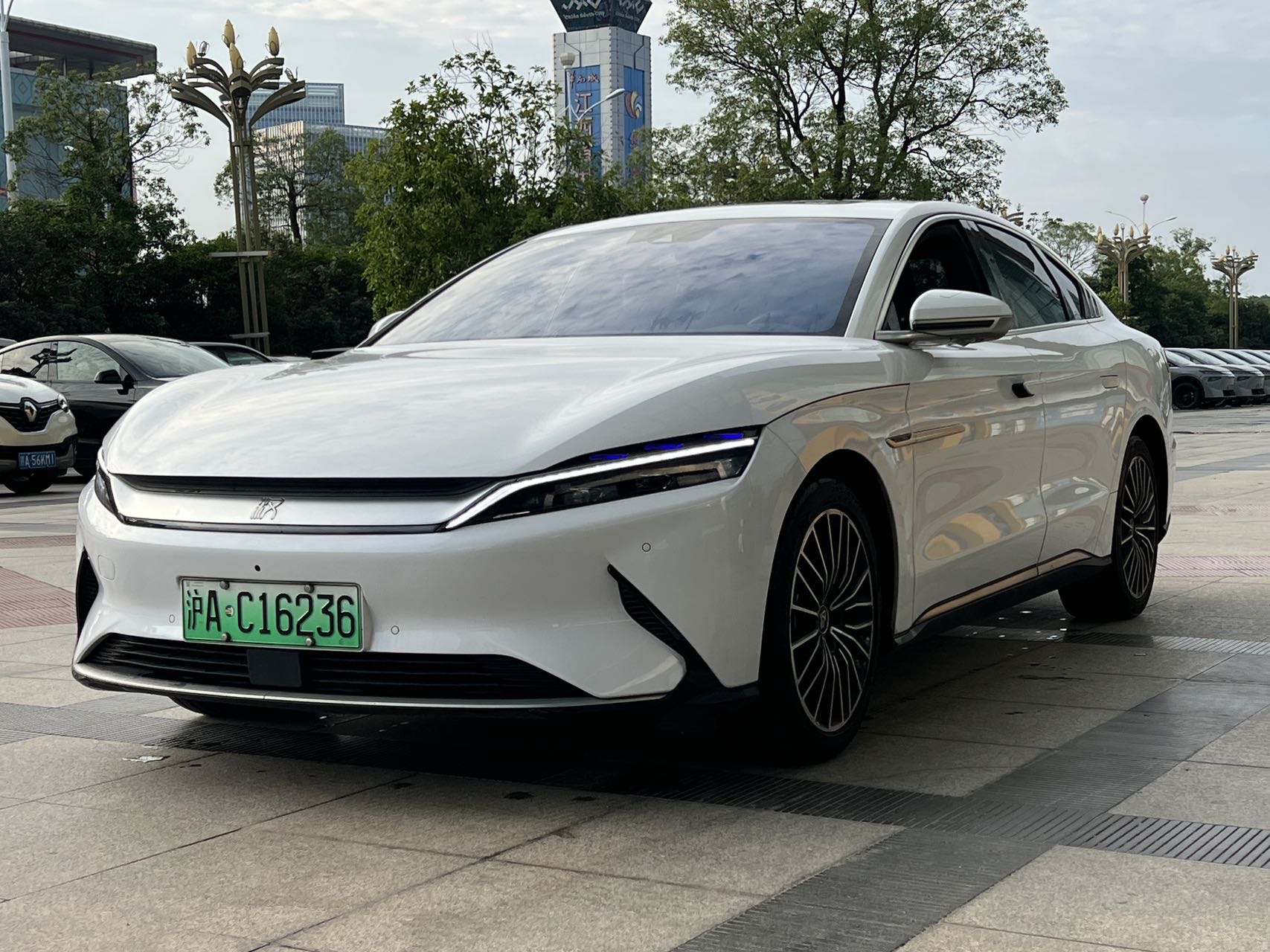 BYD Han 2023 BYD Han 2023 car image