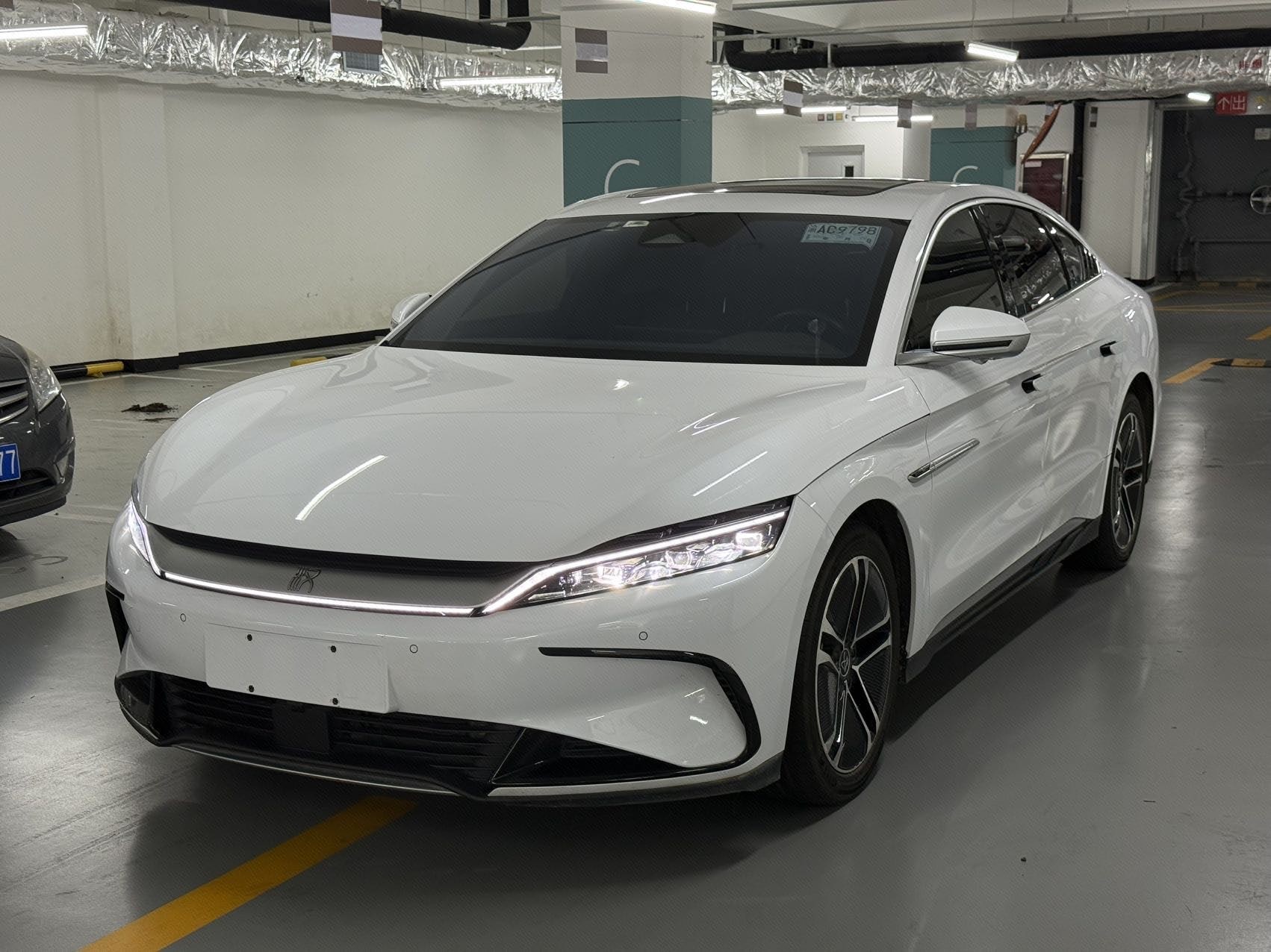 BYD Han 2023 immagine di auto 