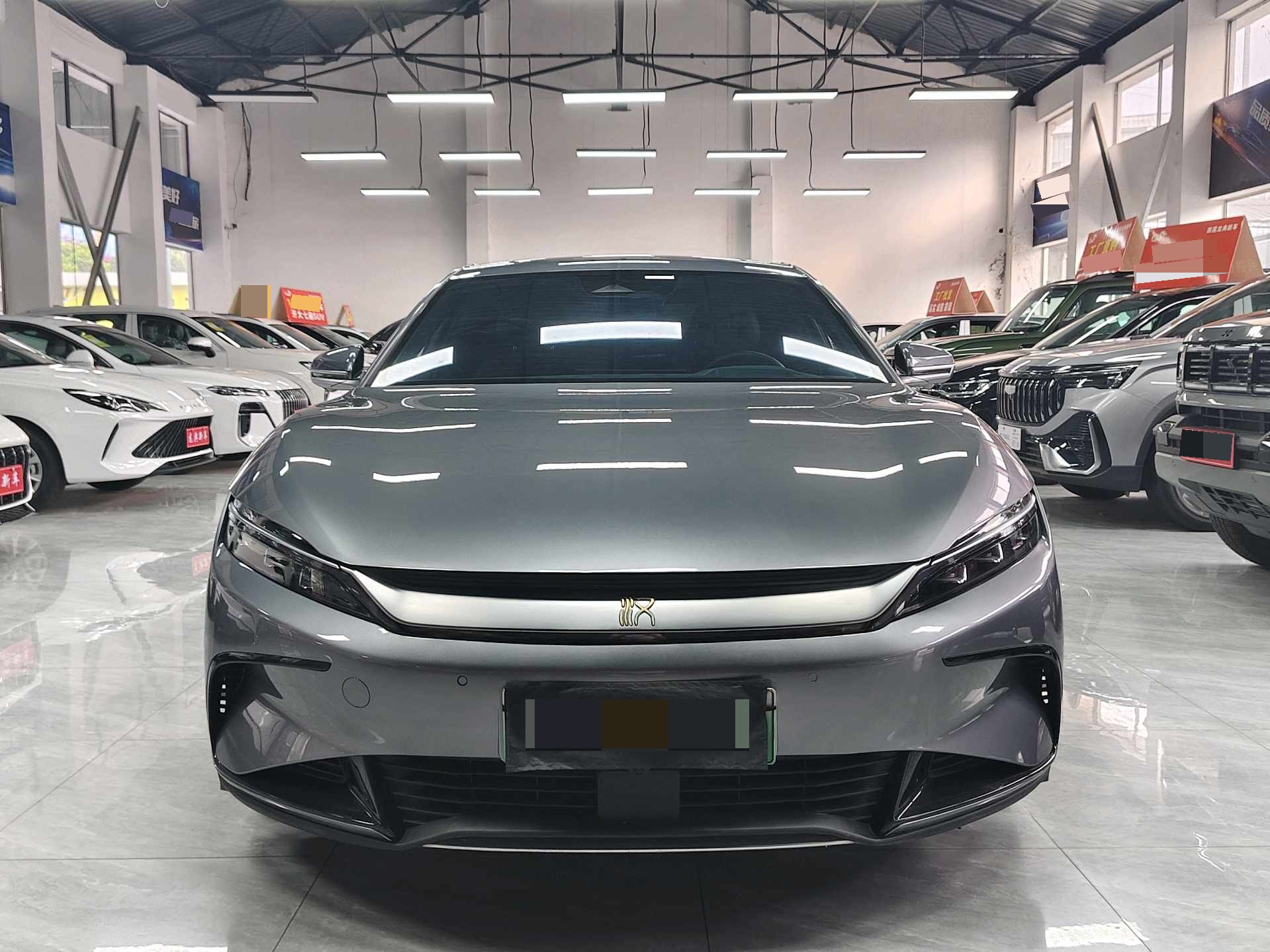 BYD Han 2023 #2 BYD Han 2023 car image #2