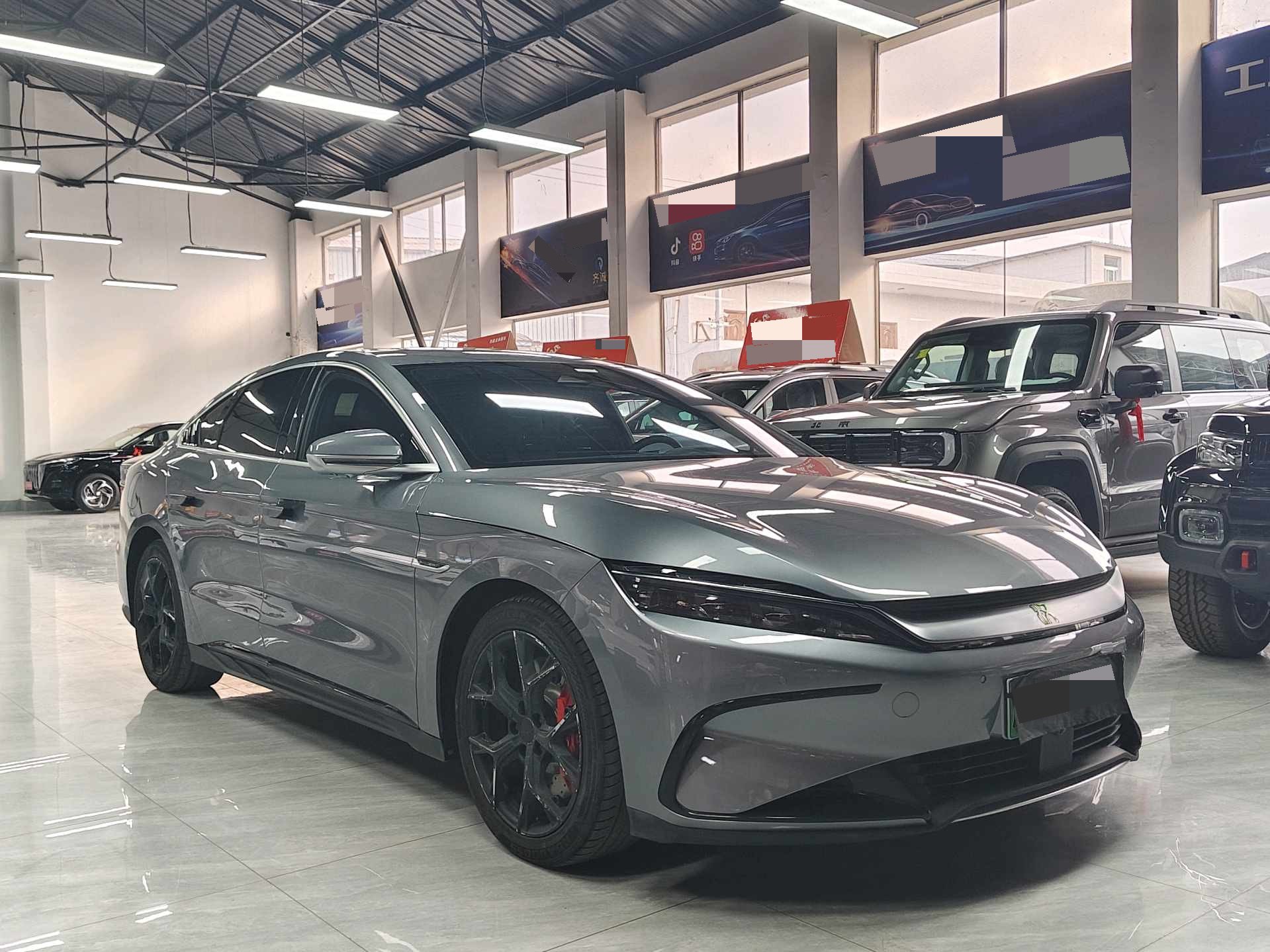 BYD Han 2023 #3 BYD Han 2023 car image #3