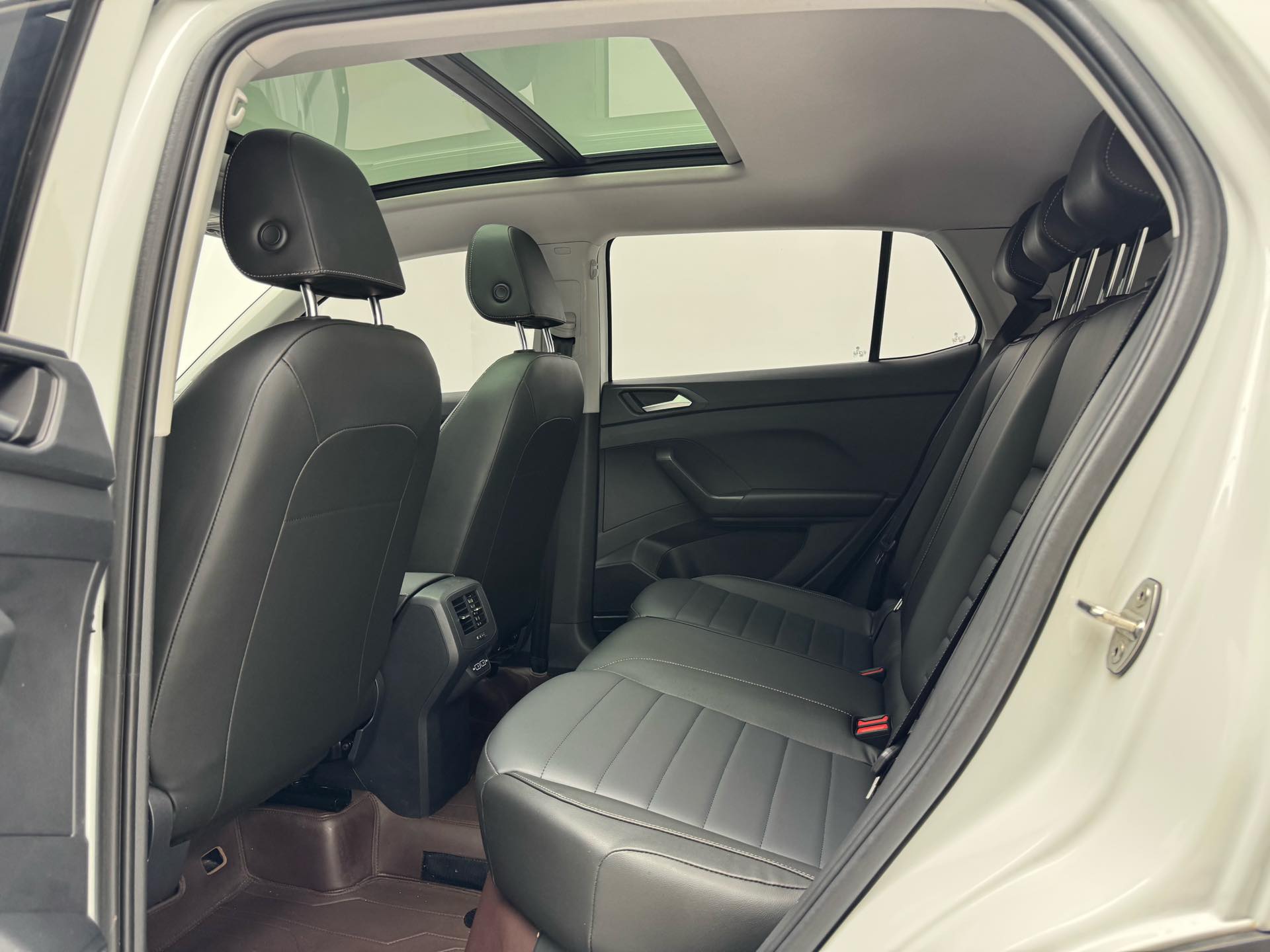 Volkswagen Tacqua 2023 #8 Volkswagen Tacqua 2023 صورة سيارة #8