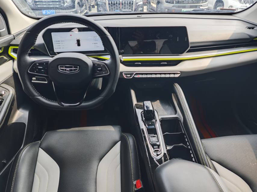 GEELY Coolray 2023 imagen de coche #5