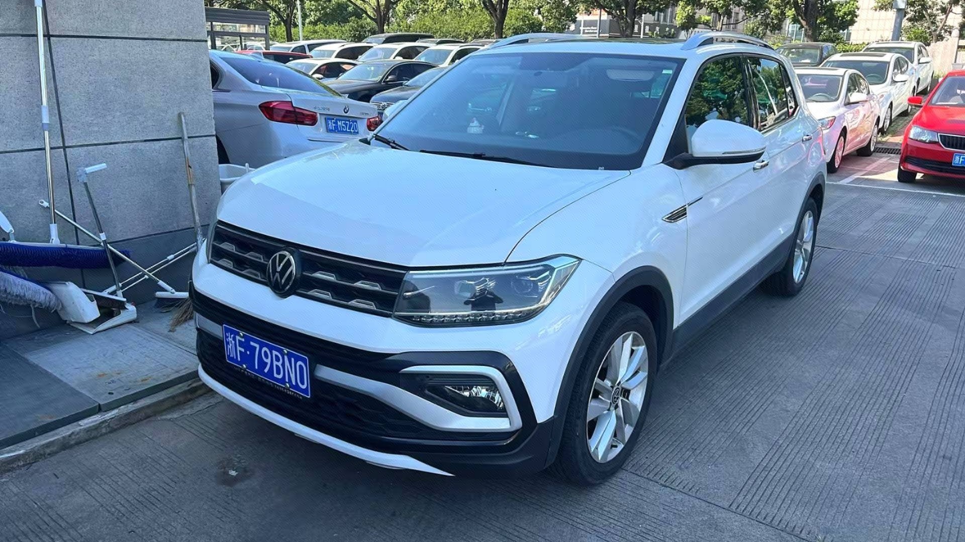 Volkswagen T-Cross 2021 car image 