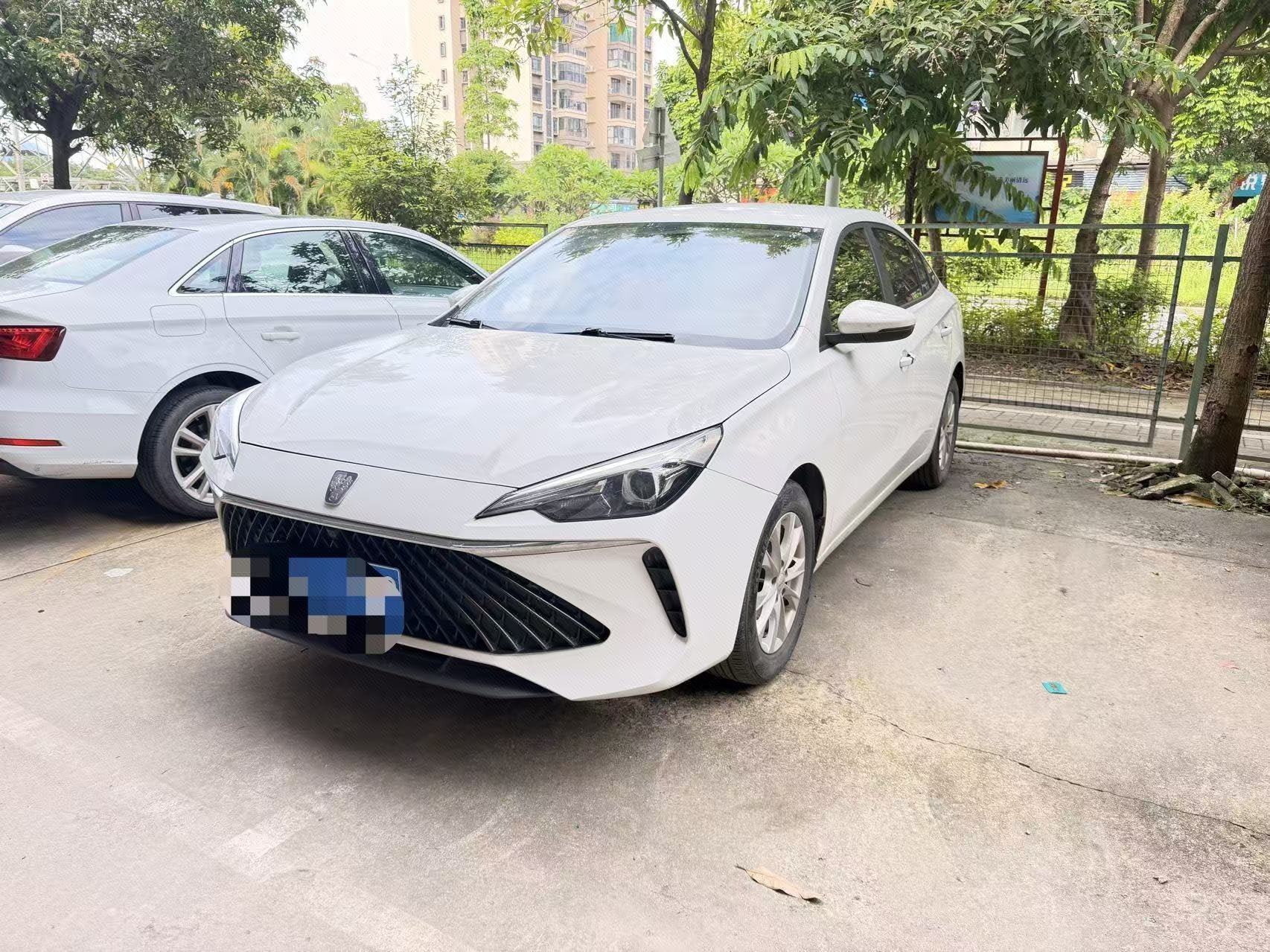 Roewe i5 2023 Roewe i5 2023 car image