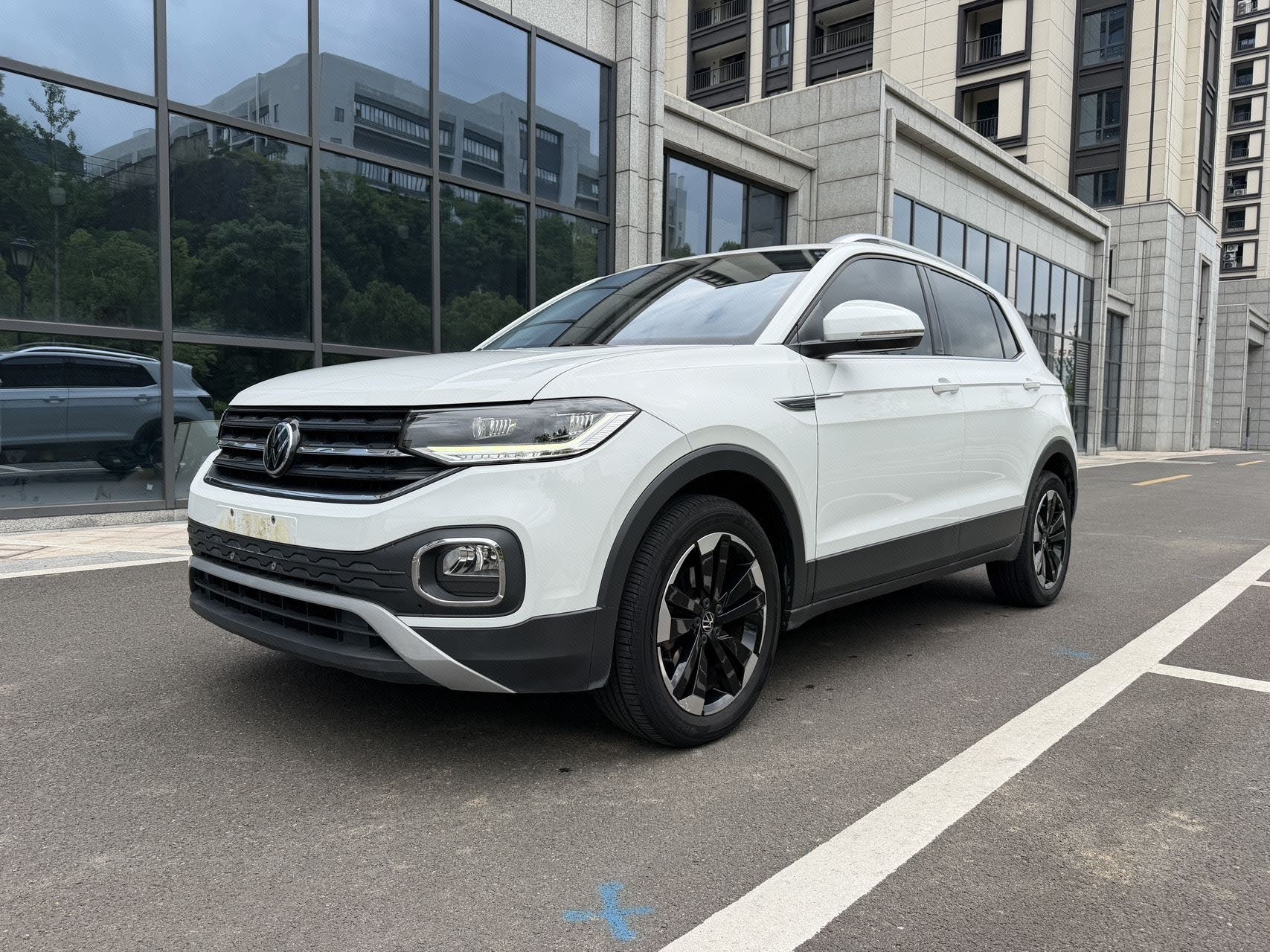Volkswagen Tacqua 2020 car image 