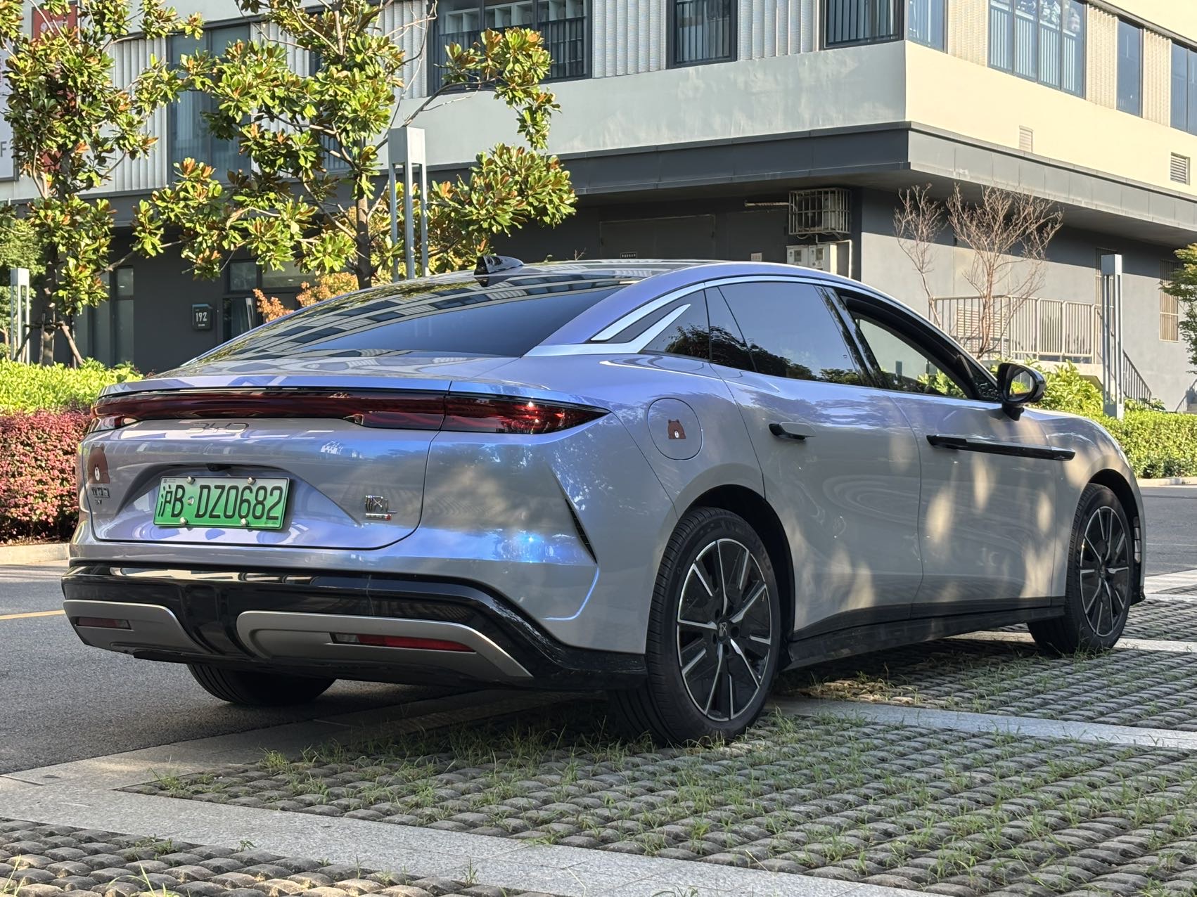 BYD HanL 2025 imagem de carro #6