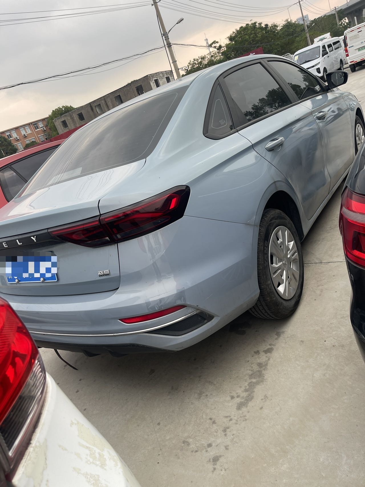 GEELY Emgrand 2023 car image #2