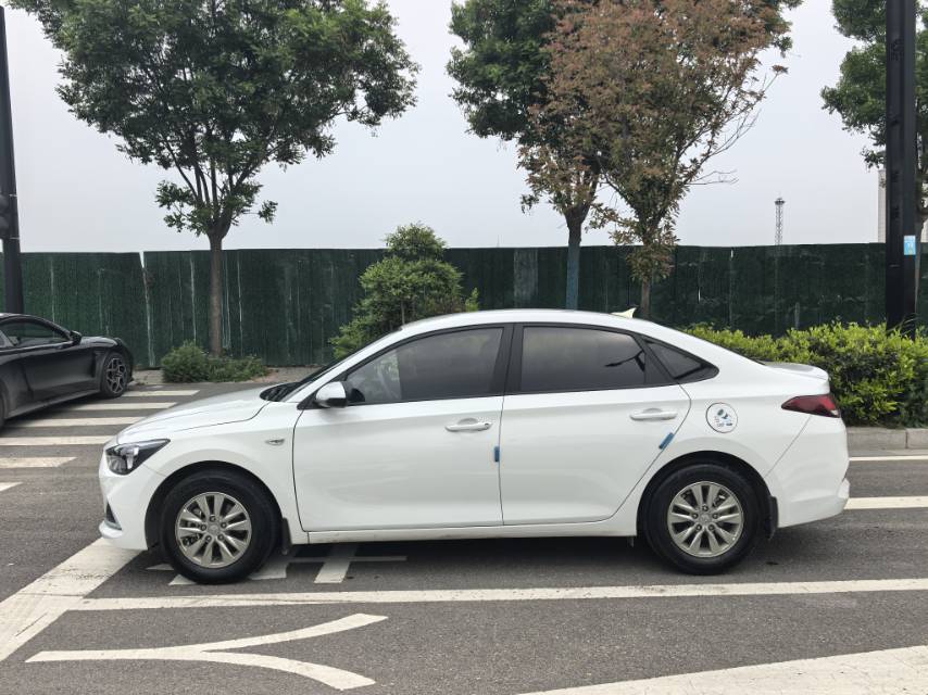 Hyundai Elantra HD 2023 car image #3