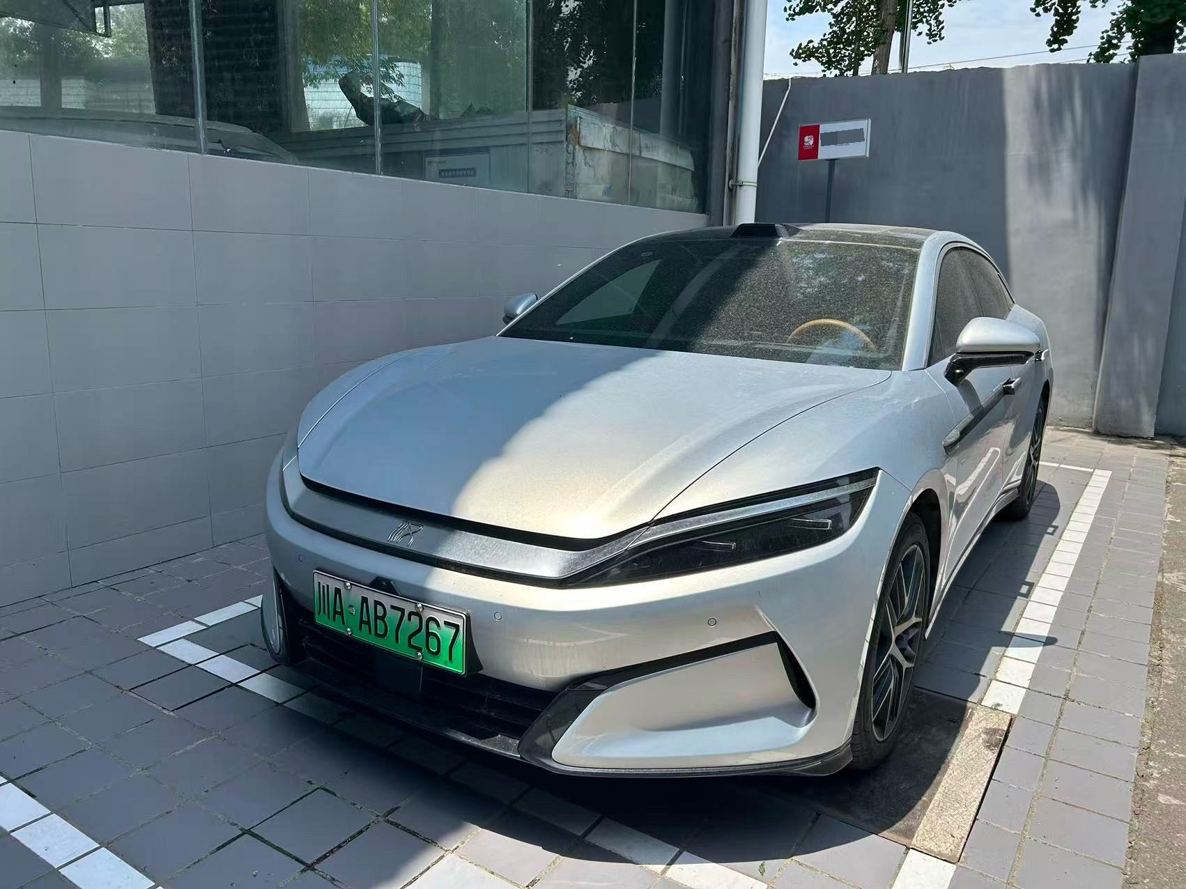 BYD HanL 2025 BYD HanL 2025 car image