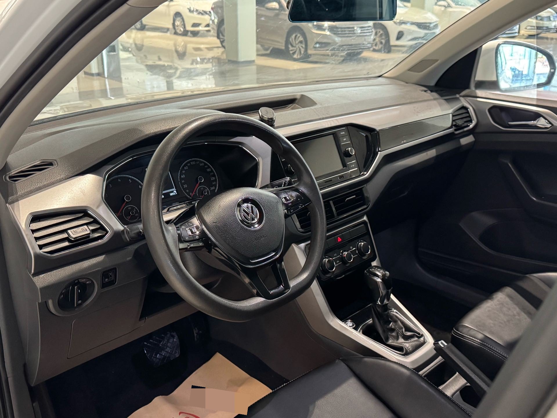 Volkswagen T-Cross 2020 #3 Volkswagen T-Cross 2020 car image #3