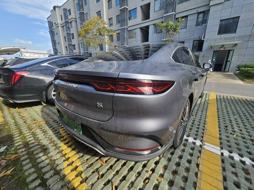 BYD Han 2023 car image #3