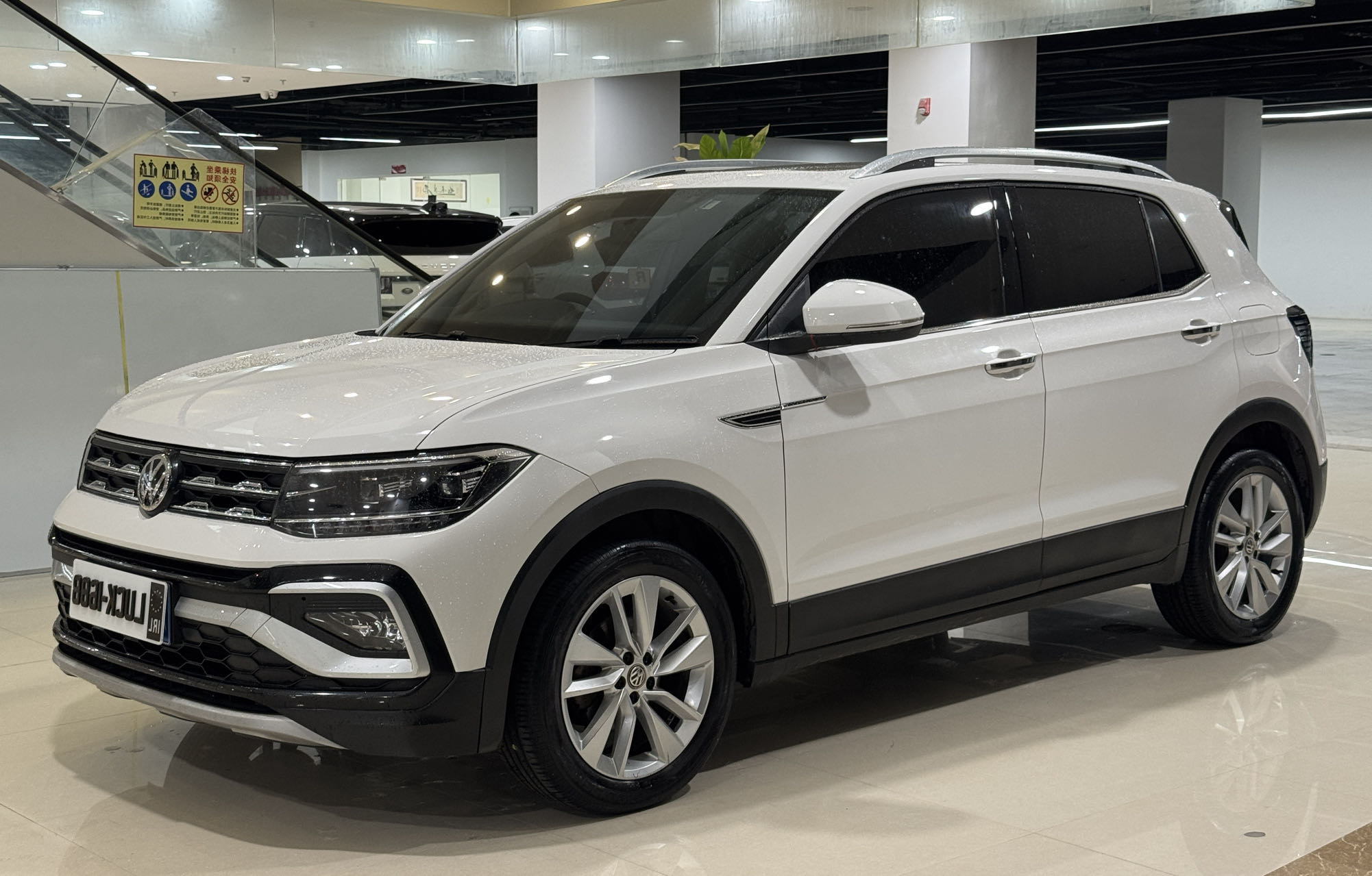 Volkswagen T-Cross 2020 Volkswagen T-Cross 2020 car image