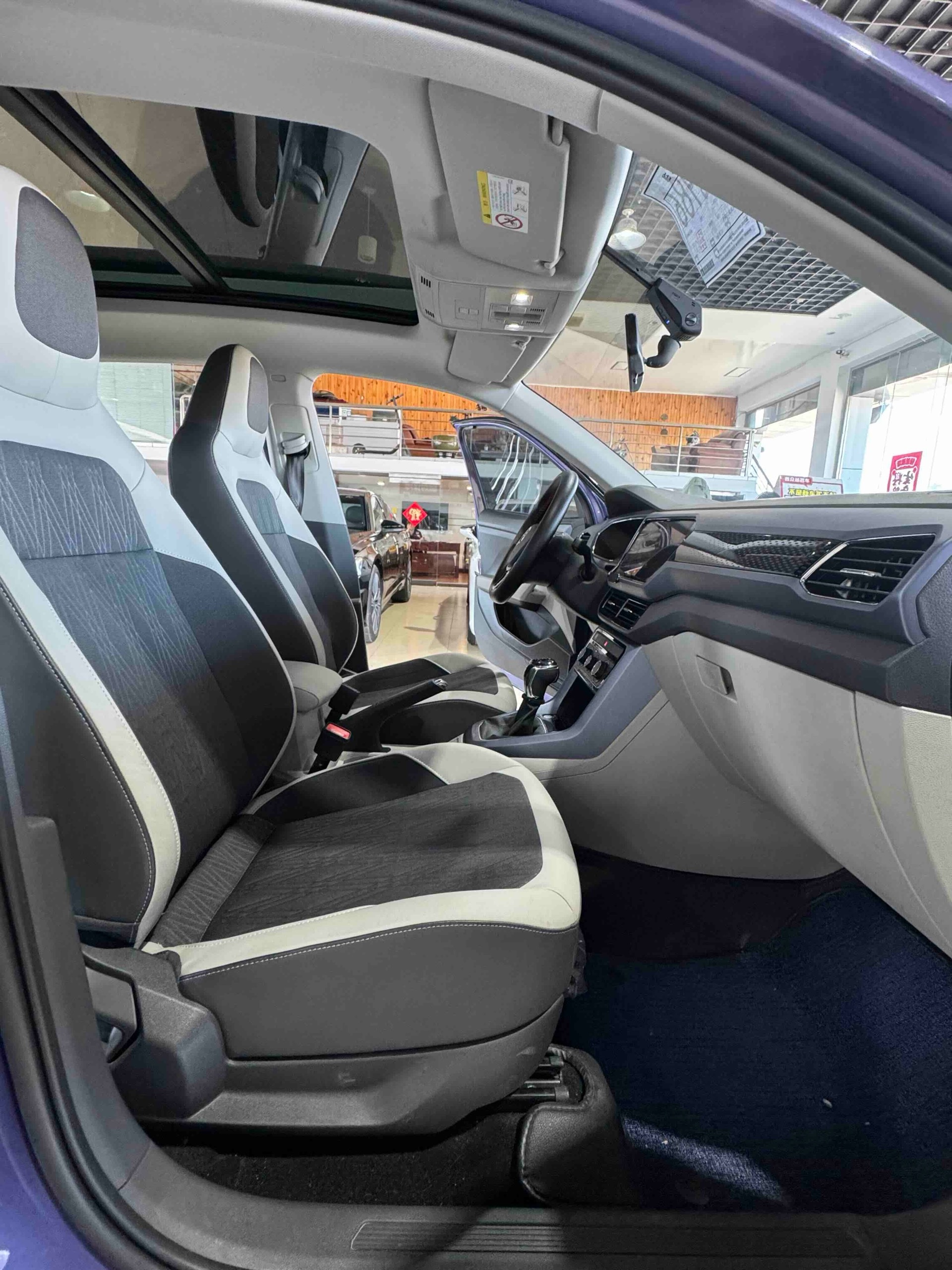 Volkswagen T-Cross 2021 #10 Volkswagen T-Cross 2021 صورة سيارة #10