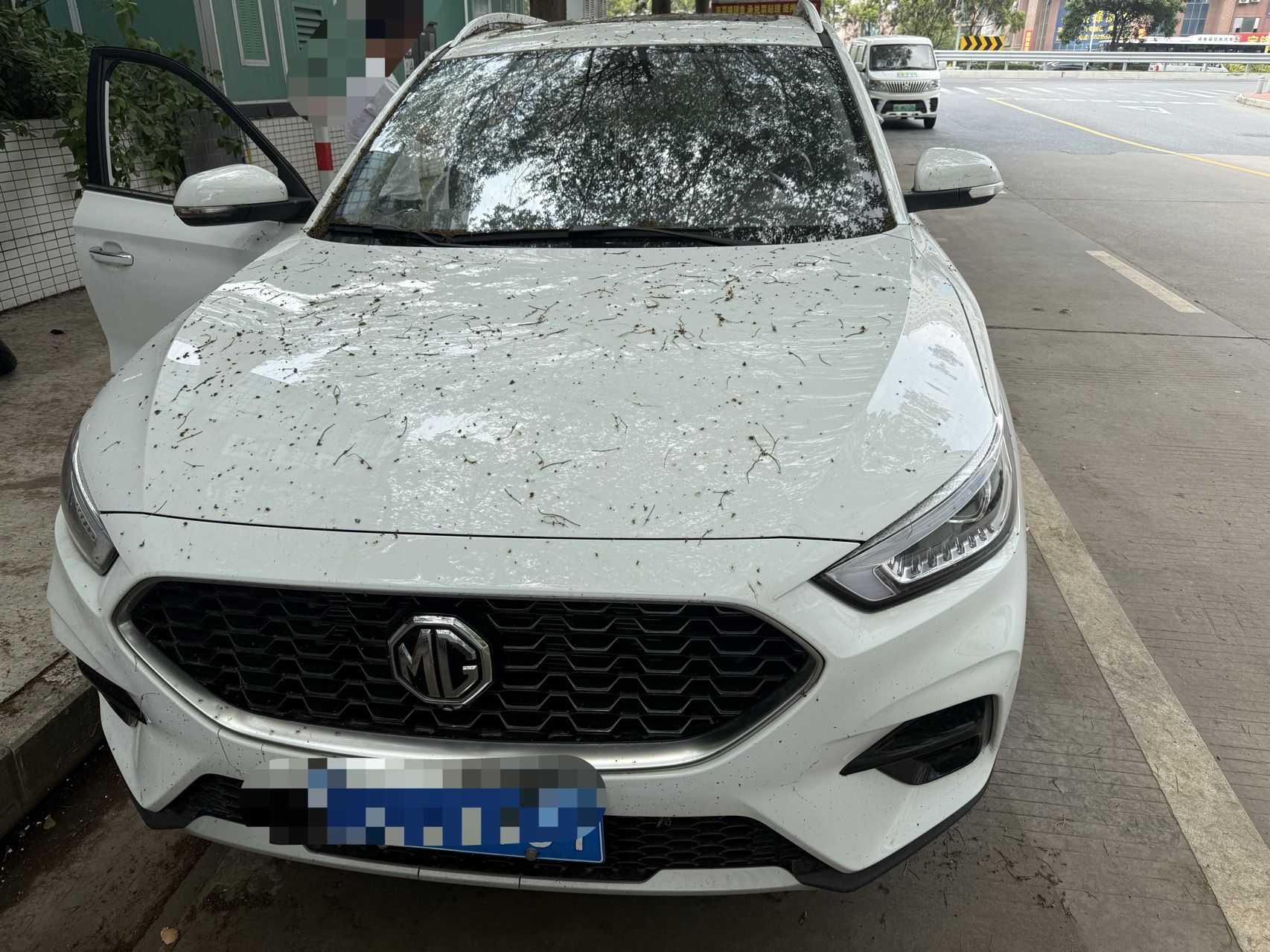 MG ZS 2023 car image #2