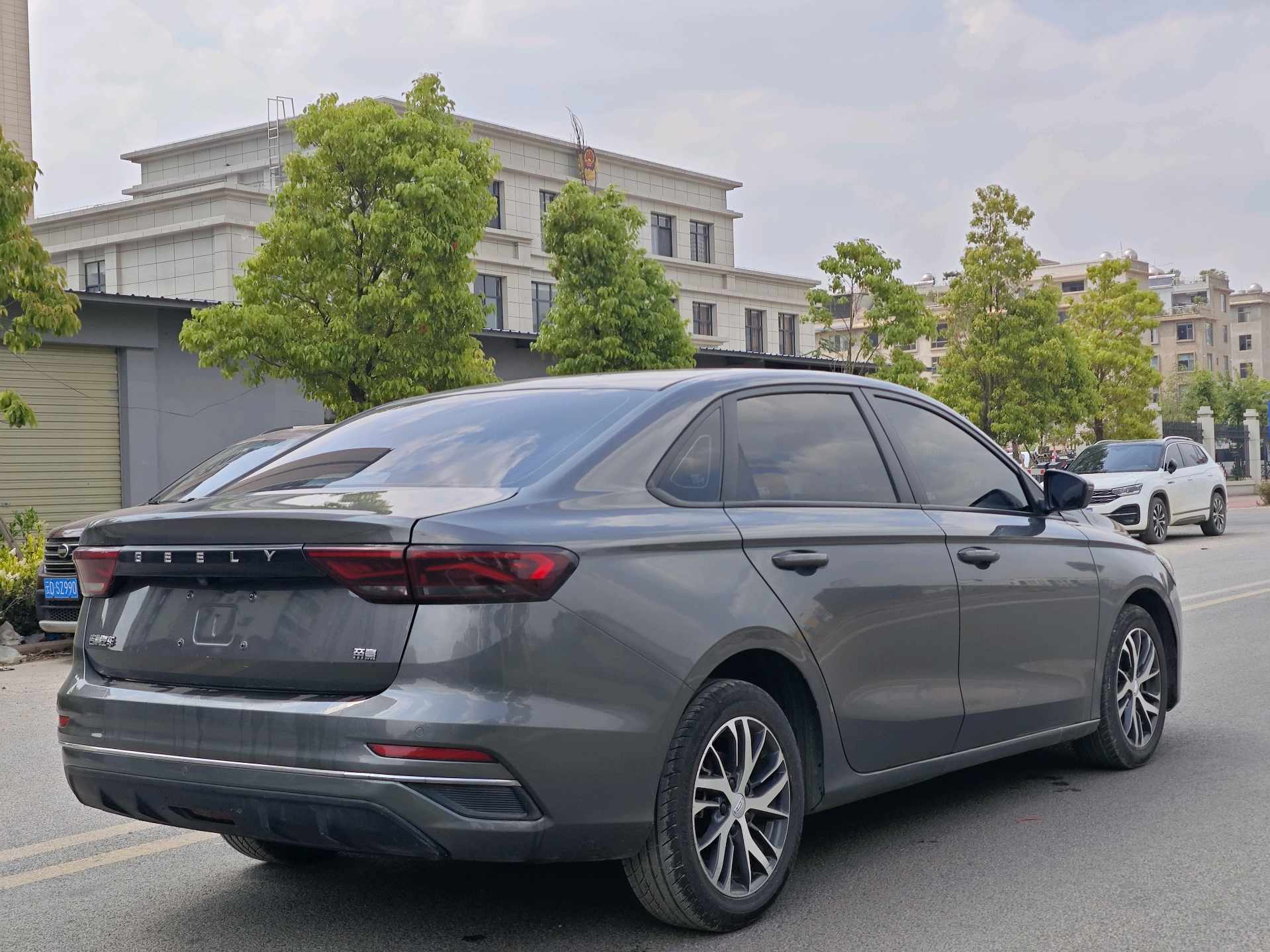 GEELY Emgrand 2023 #4 GEELY Emgrand 2023 imagen de coche #4