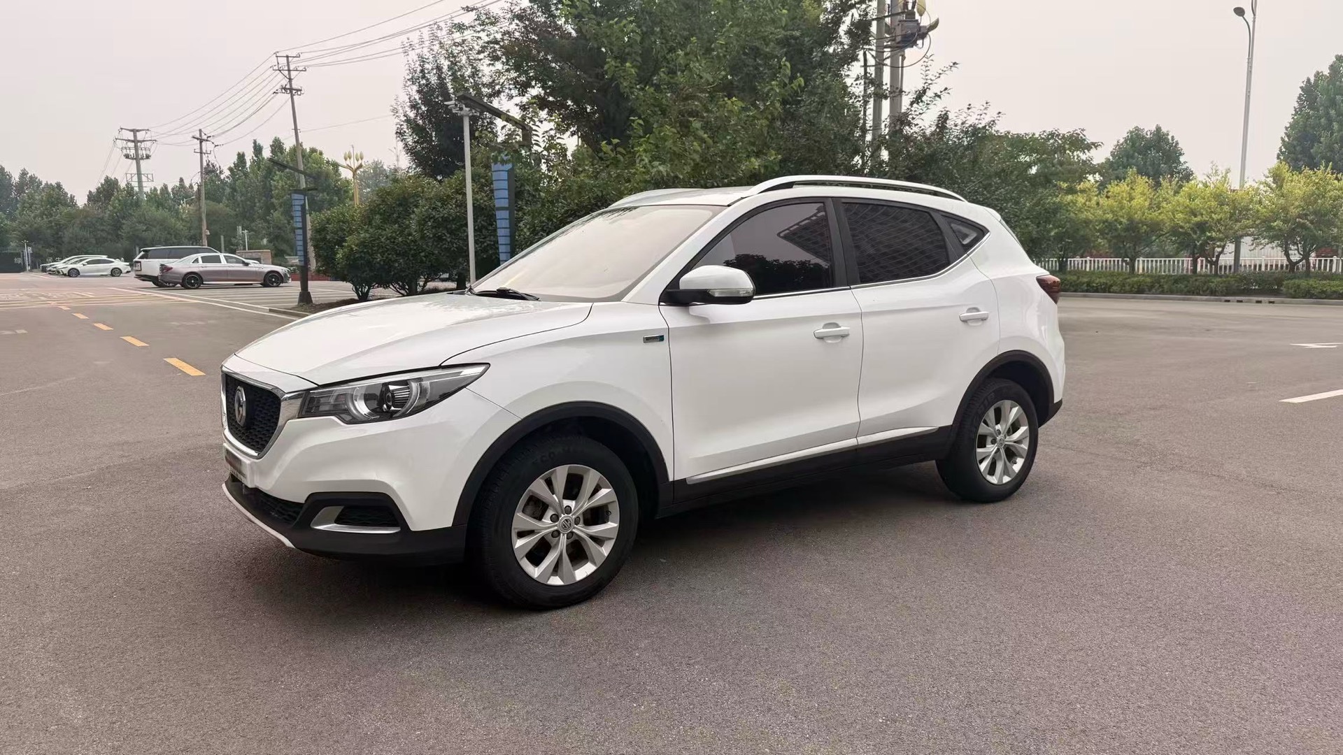MG ZS 2017 MG ZS 2017 car image