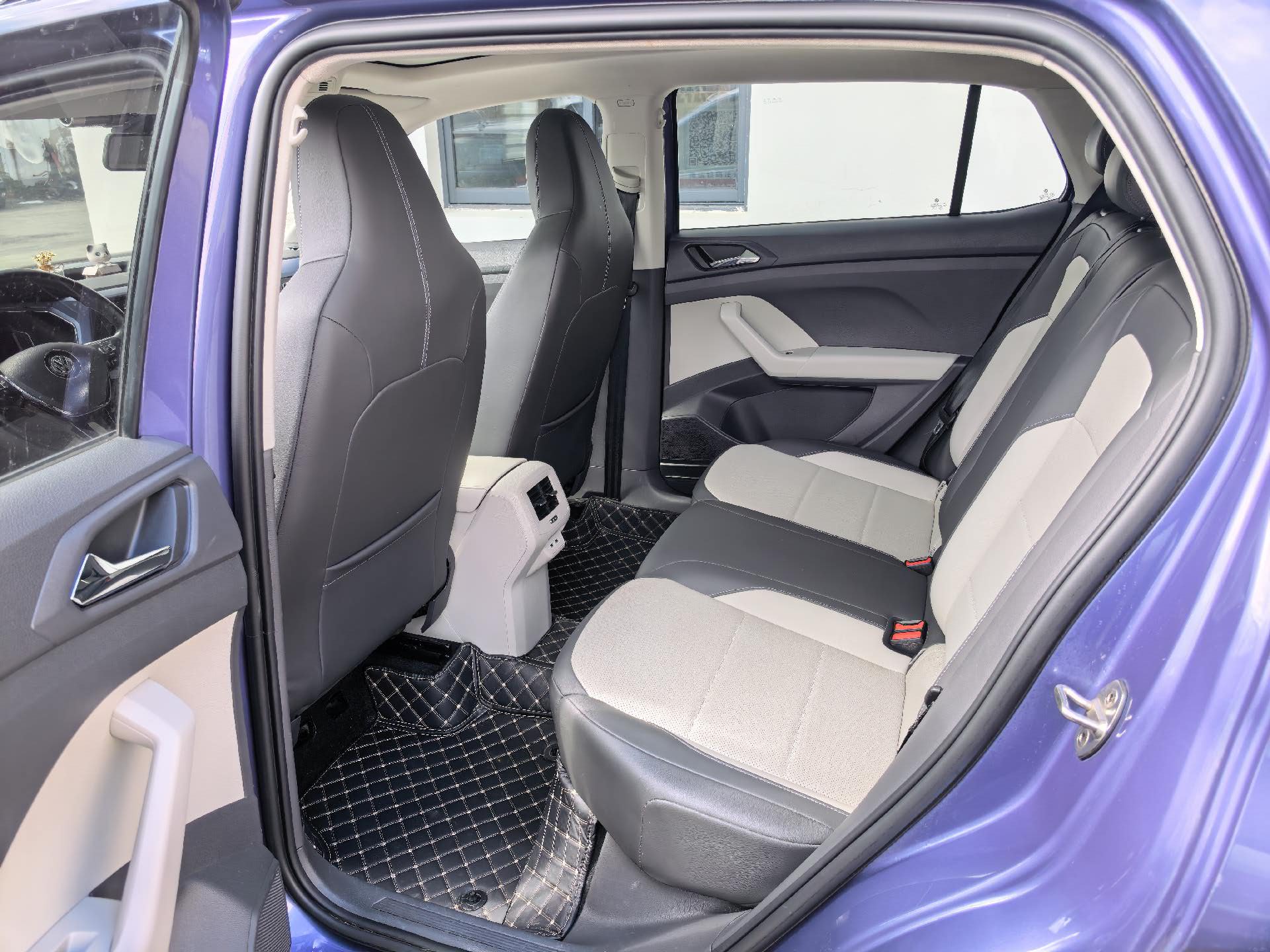 Volkswagen T-Cross 2019 #6 Volkswagen T-Cross 2019 car image #6