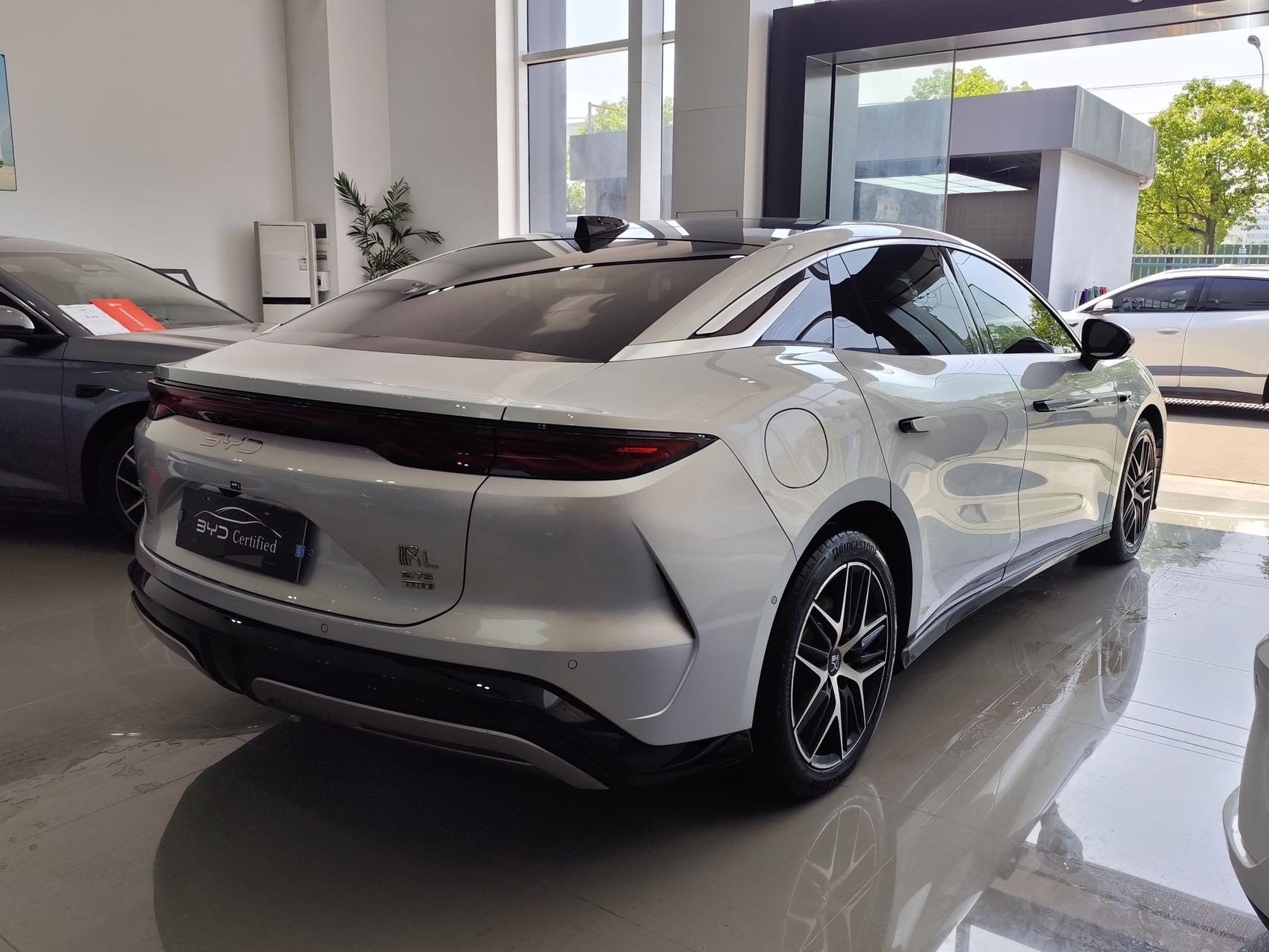 BYD HanL 2025 car image #7