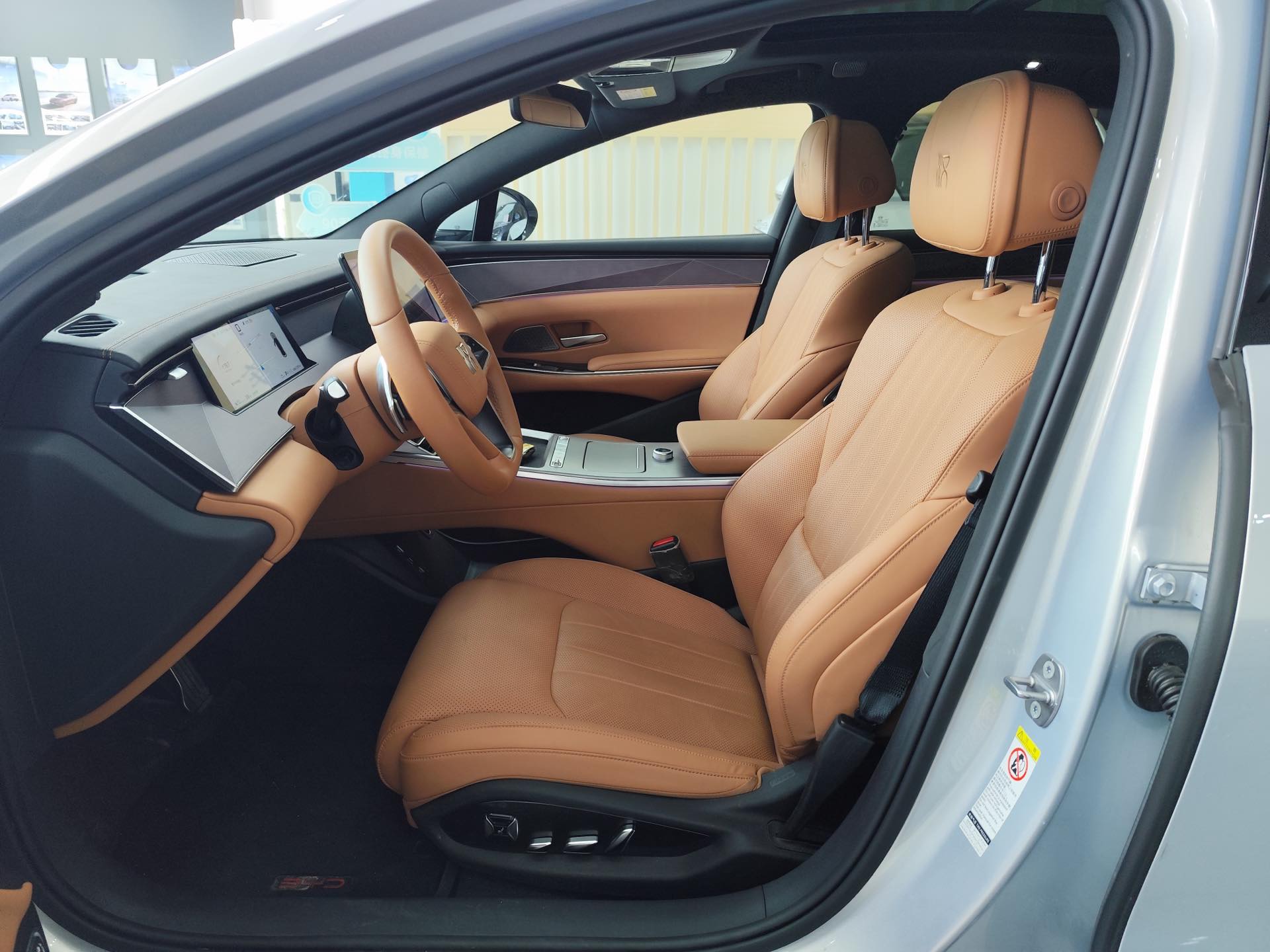BYD HanL 2025 #5 BYD HanL 2025 car image #5