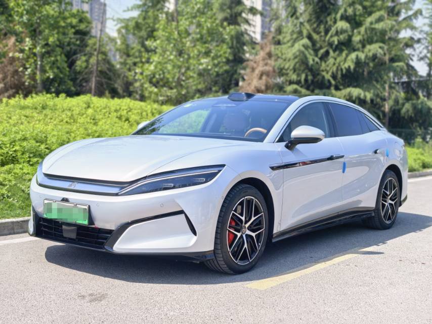 BYD HanL 2025 immagine di auto 