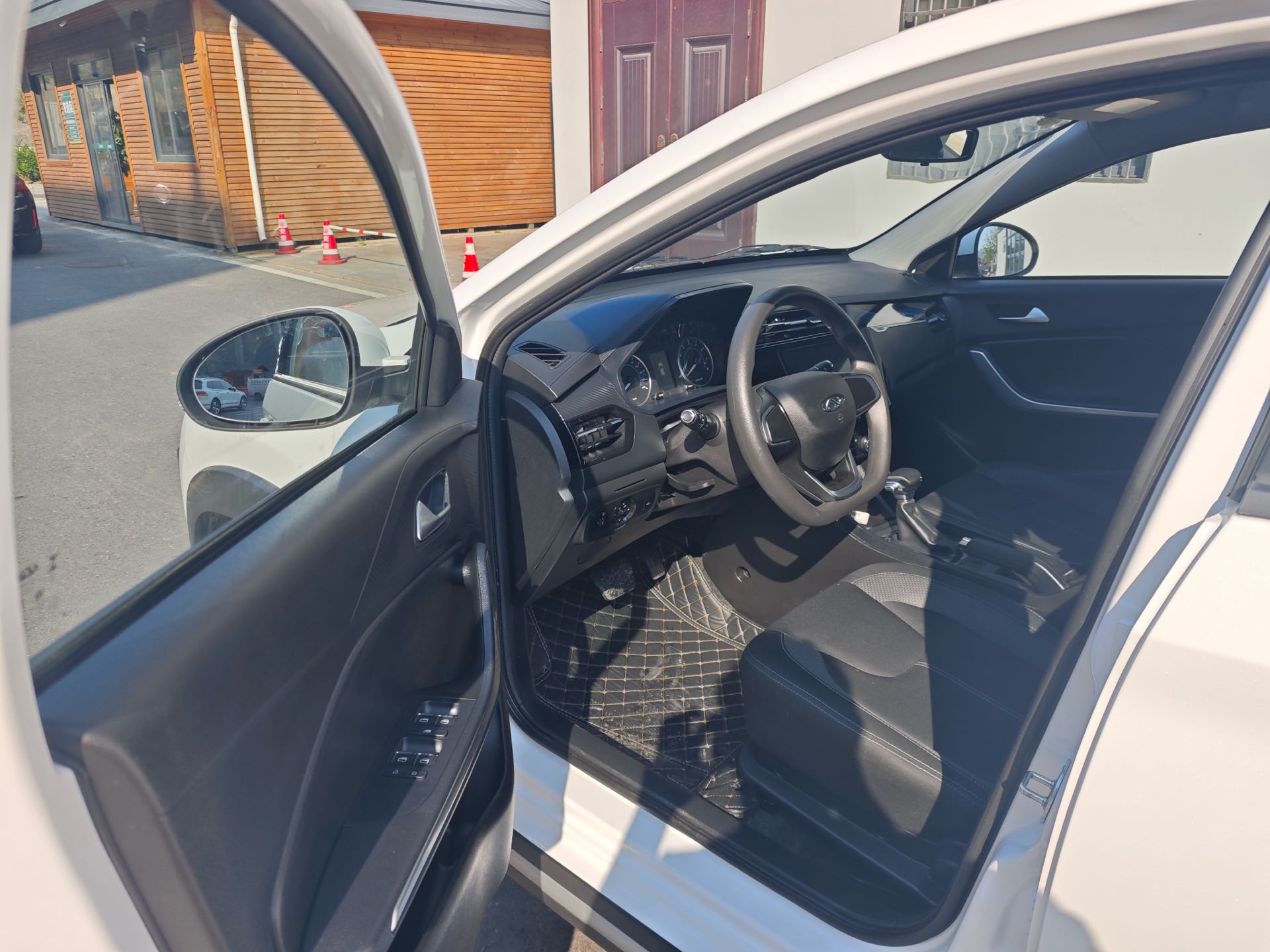 Chery Tiggo 3x 2025 #5 Chery Tiggo 3x 2025 car image #5
