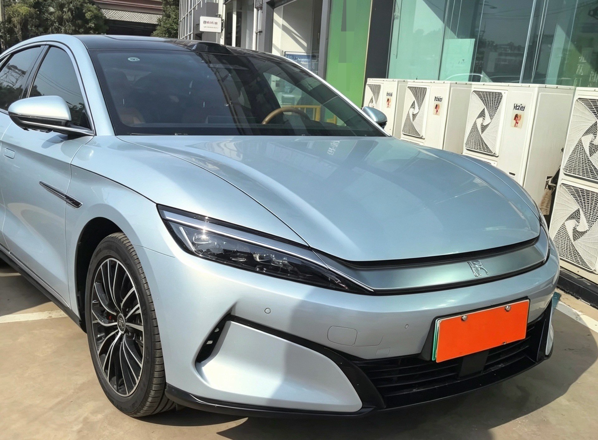 BYD HanL 2025 #8 BYD HanL 2025 car image #8