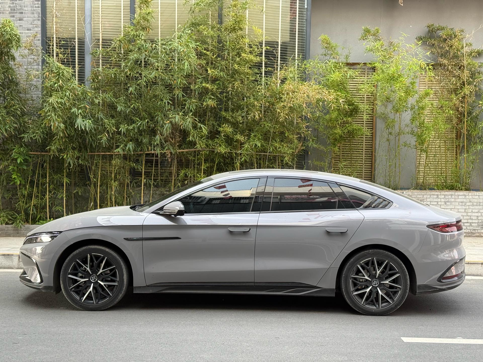 BYD Han 2024 #4 BYD Han 2024 car image #4