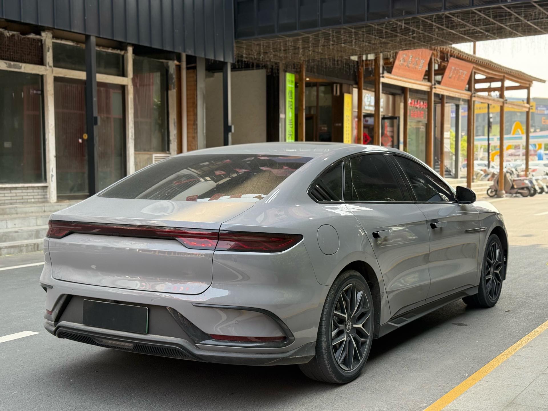 BYD Han 2024 #13 BYD Han 2024 car image #13