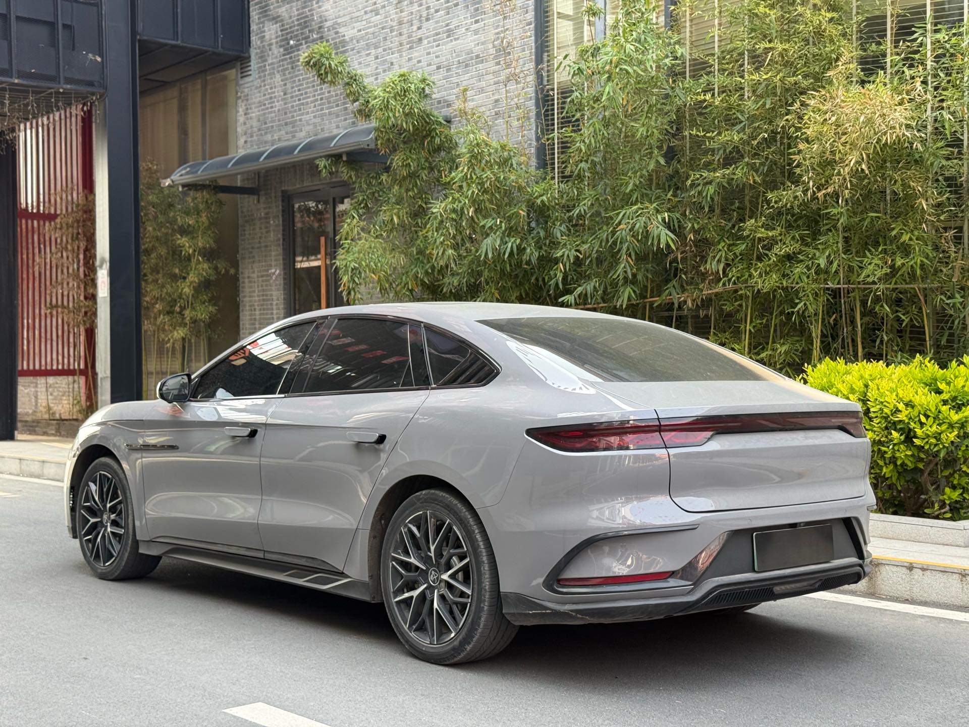 BYD Han 2024 #11 BYD Han 2024 car image #11