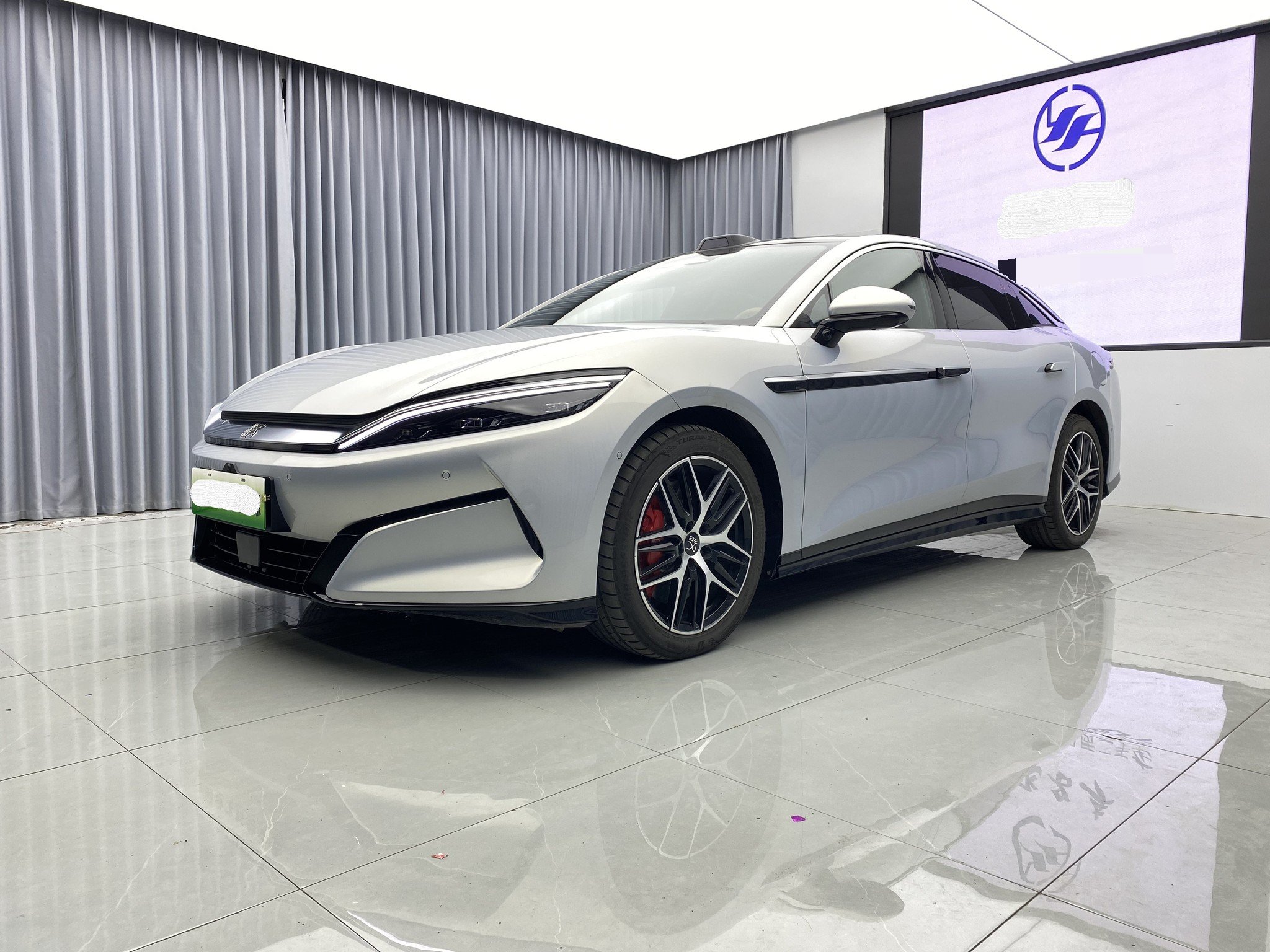 BYD HanL 2025 car image 