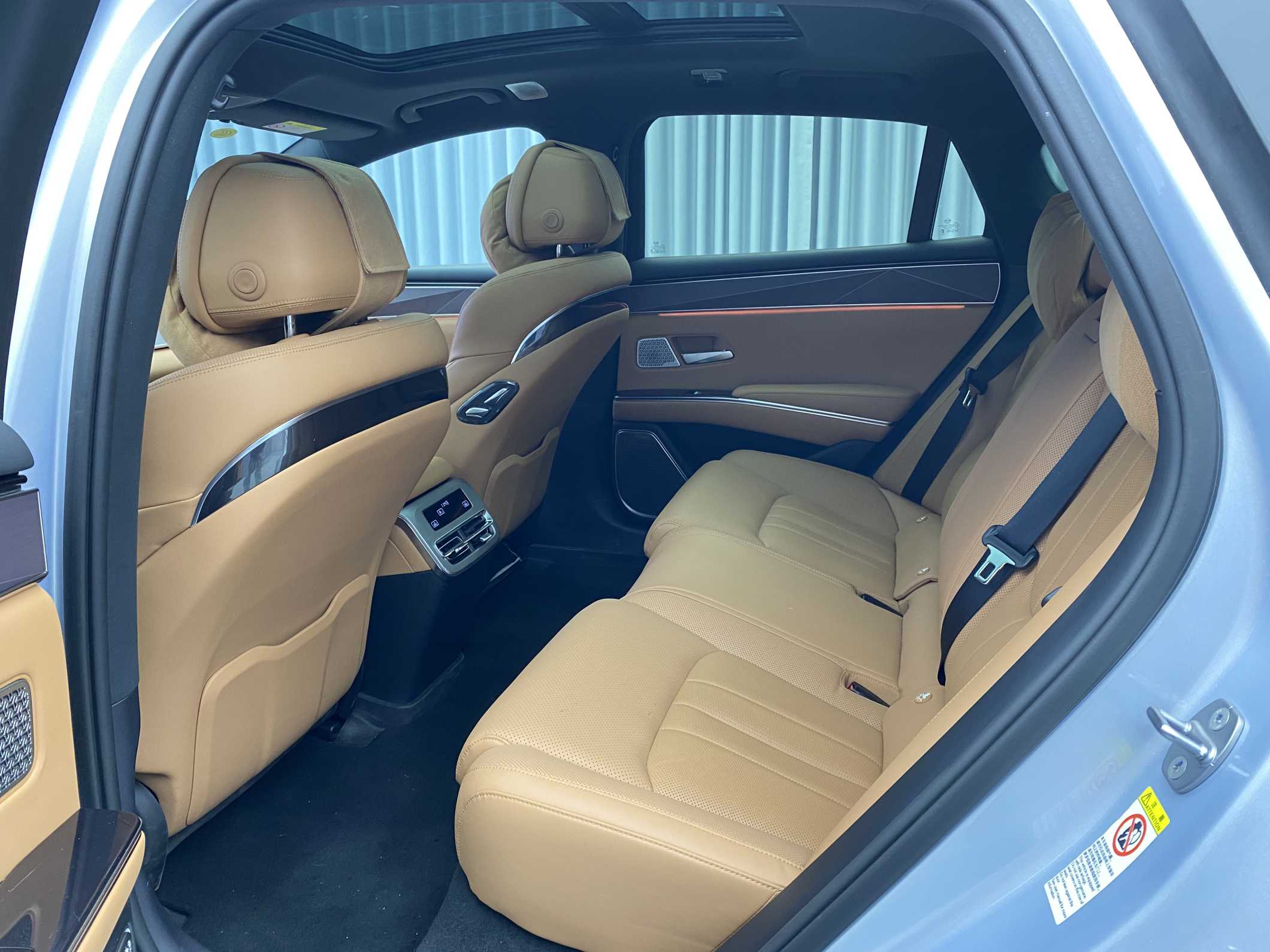 BYD HanL 2025 car image #10