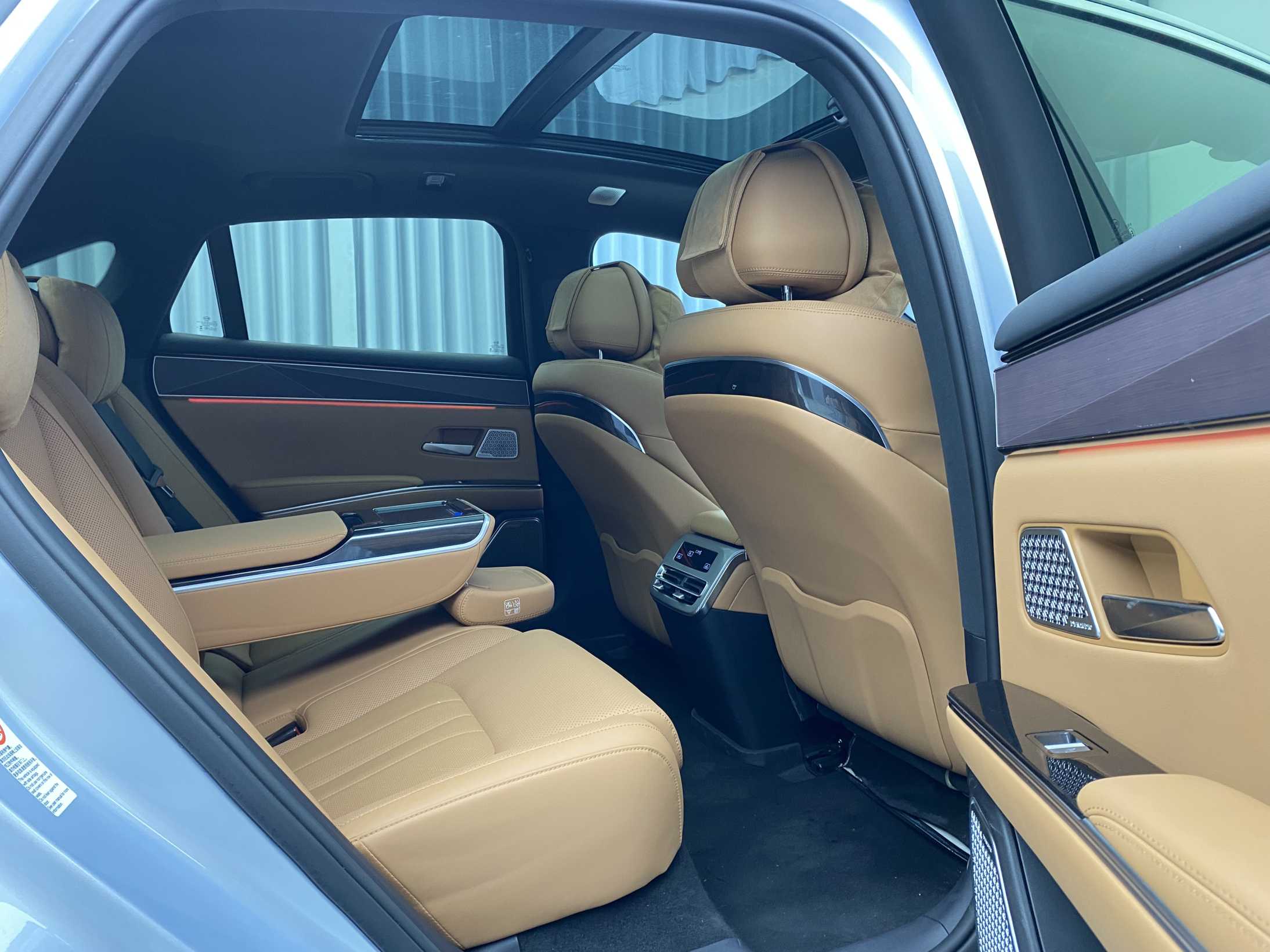 BYD HanL 2025 car image #15