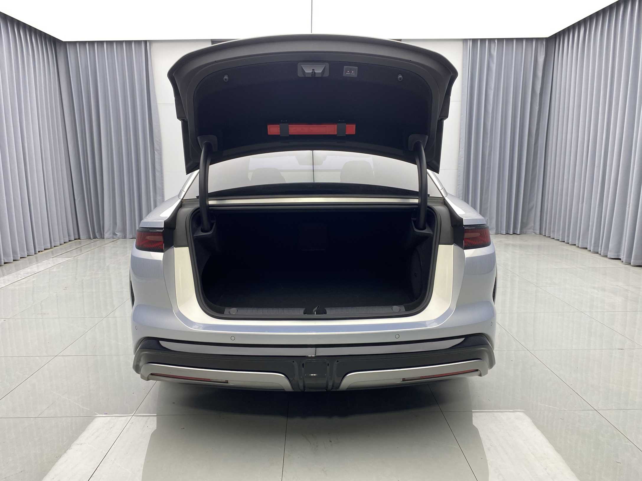 BYD HanL 2025 car image #18