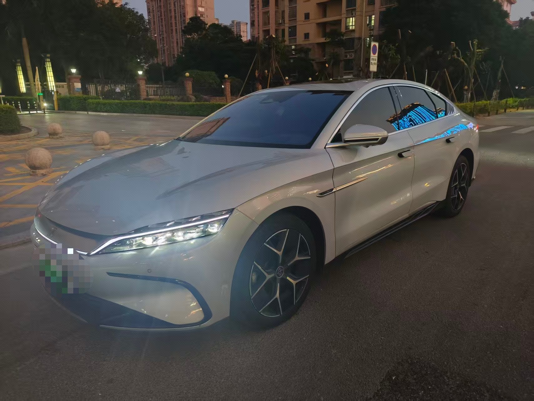 BYD Han 2024 BYD Han 2024 car image