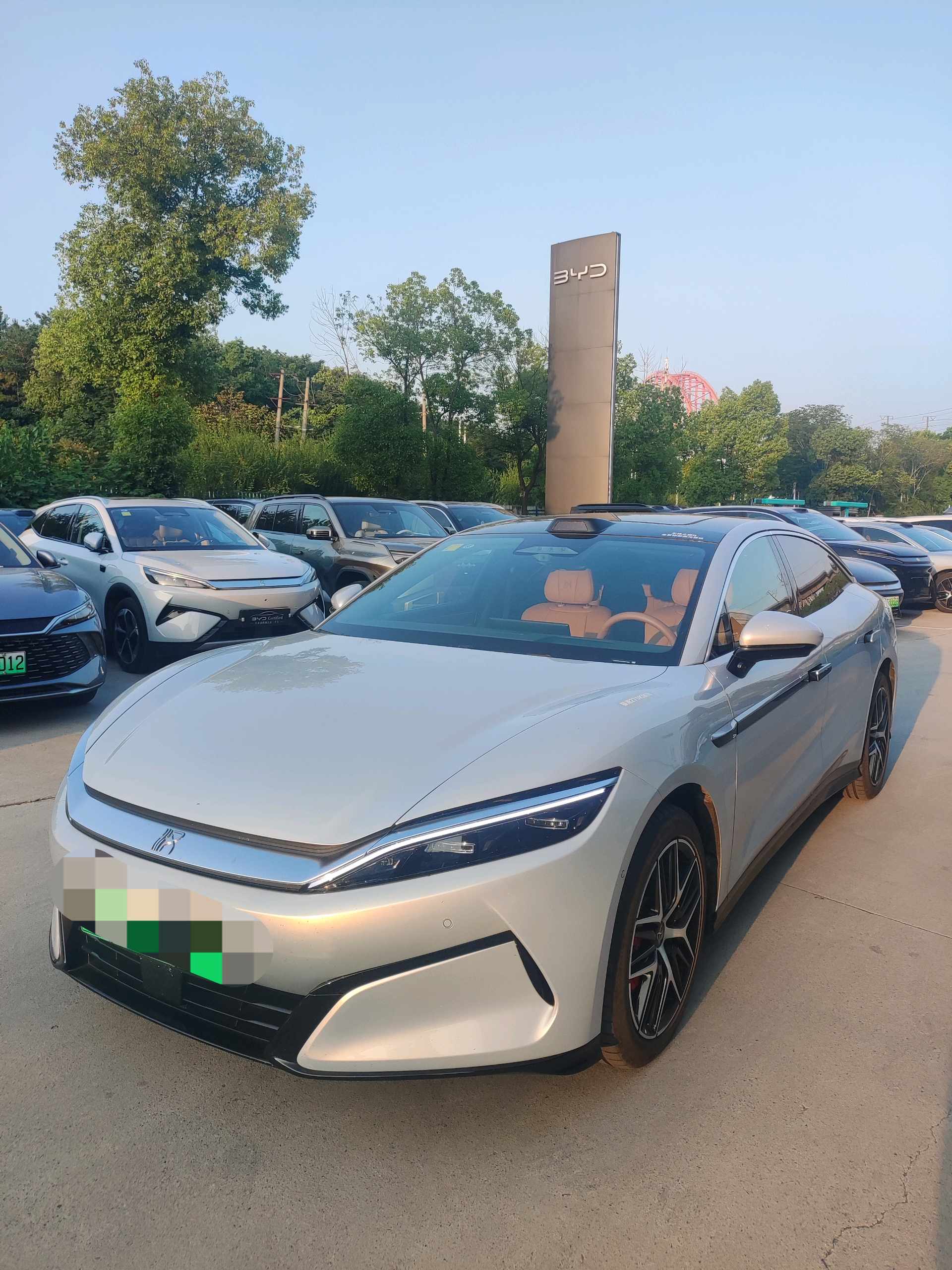 BYD HanL 2025 BYD HanL 2025 car image