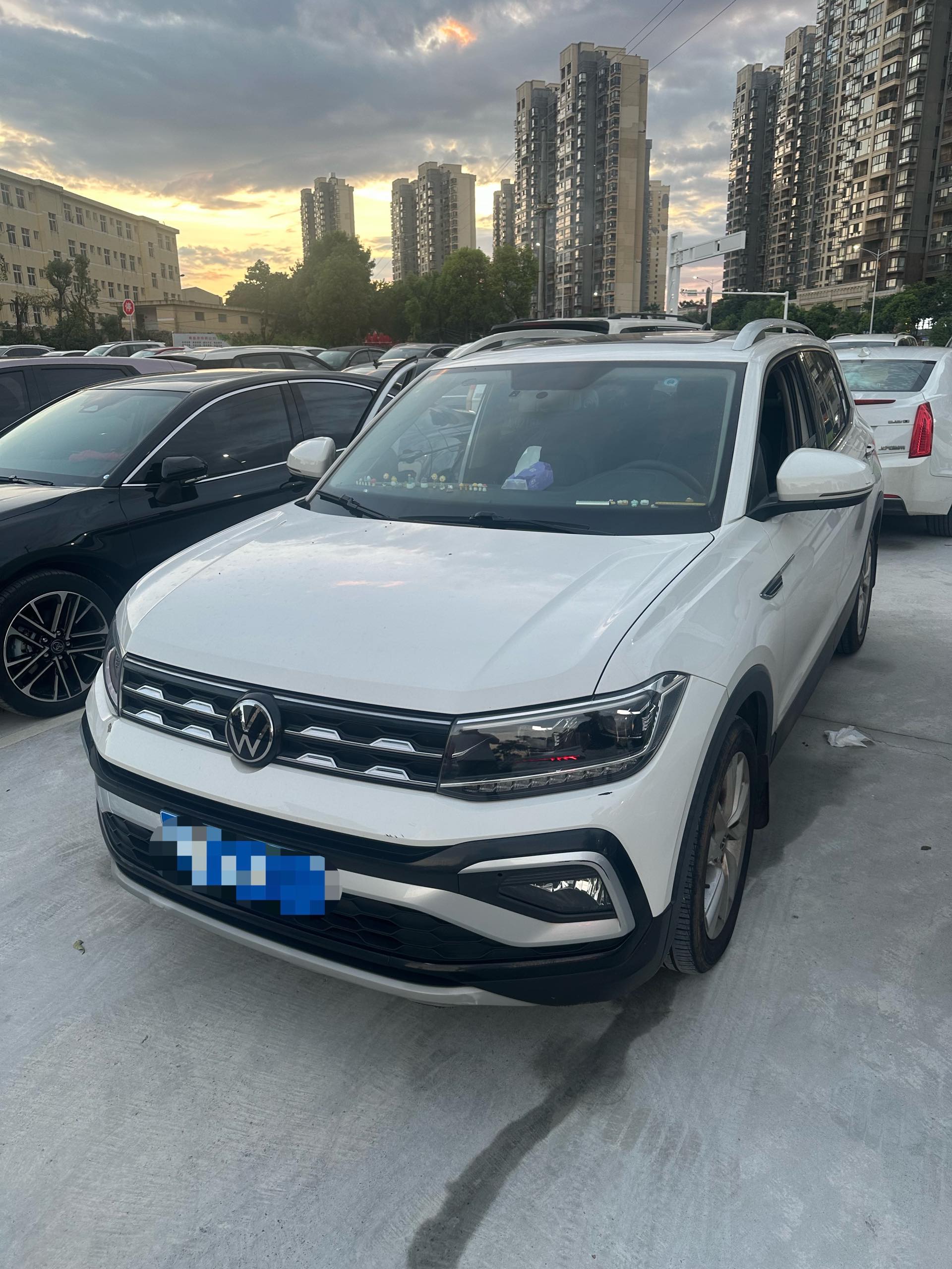 Volkswagen T-Cross 2021 Volkswagen T-Cross 2021 car image